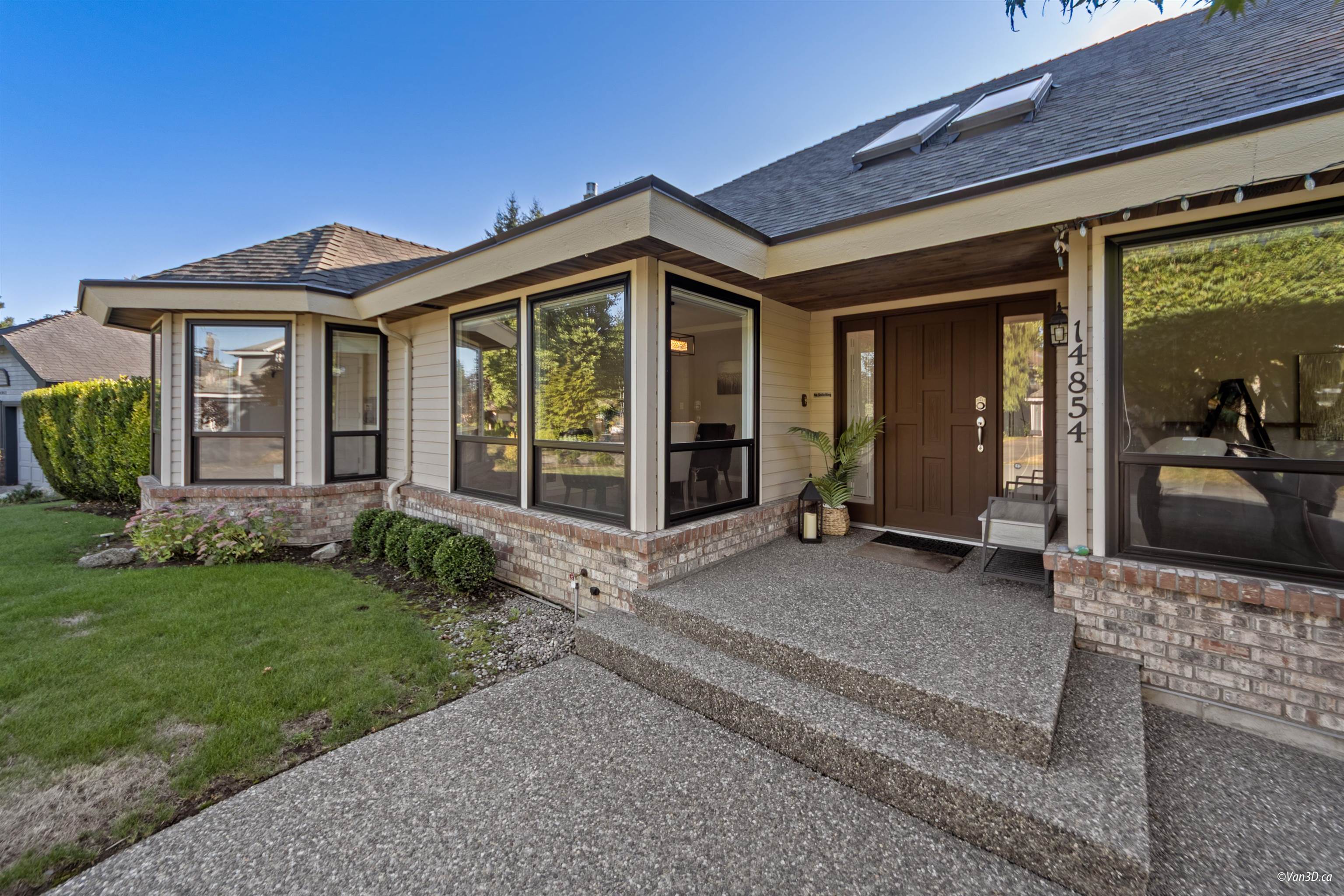 21 Avenue, Surrey, BC V4A 8L6