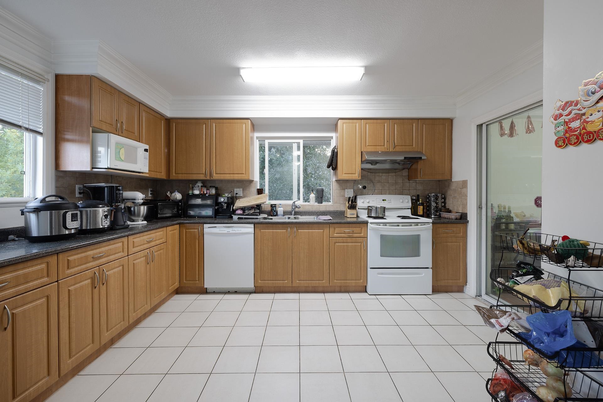 6300 Granville Avenue, Richmond, BC V7C 1G1