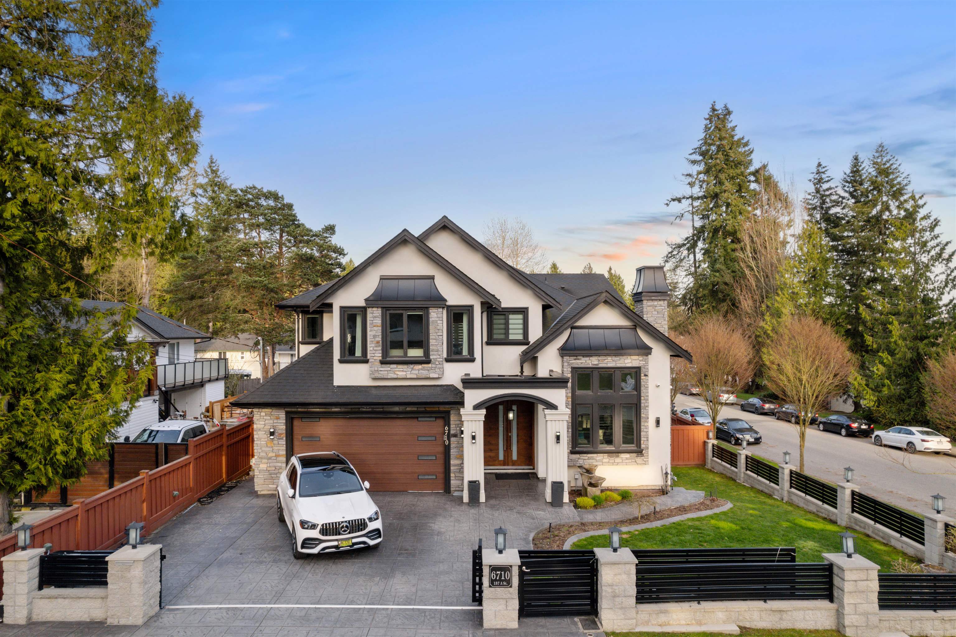 137a Street, Surrey, BC V3W 5E9