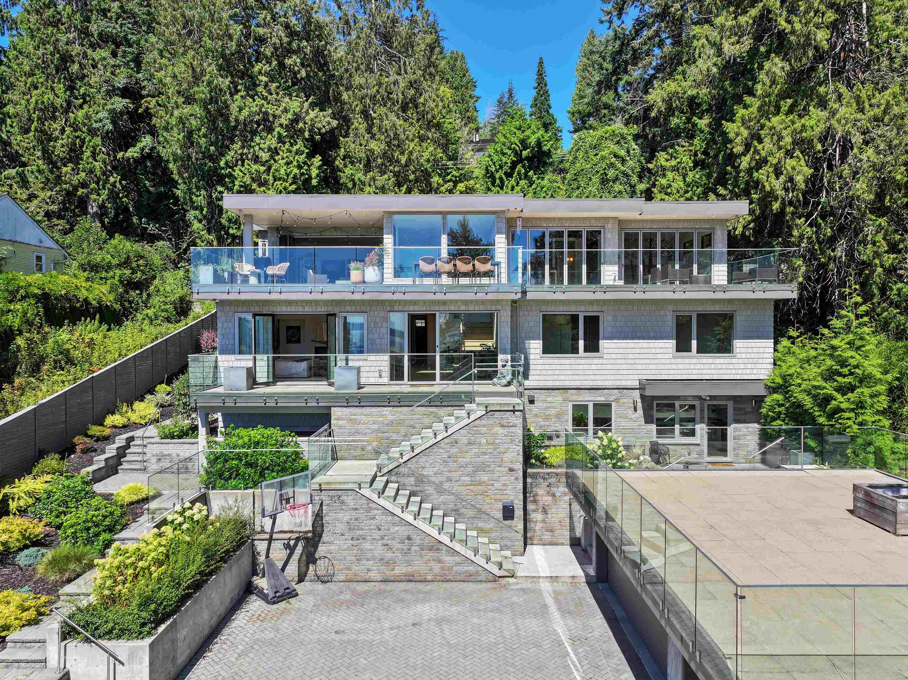 4701 Piccadilly South, West Vancouver, BC V7W 1J8