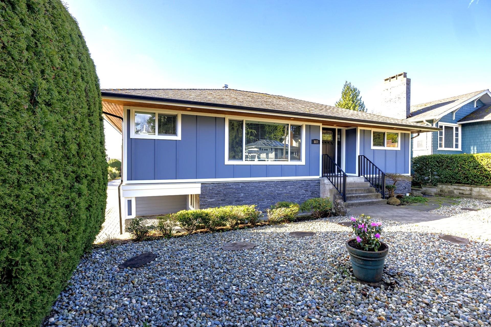 887 17th Street East, North Vancouver, BC V7L 2X2