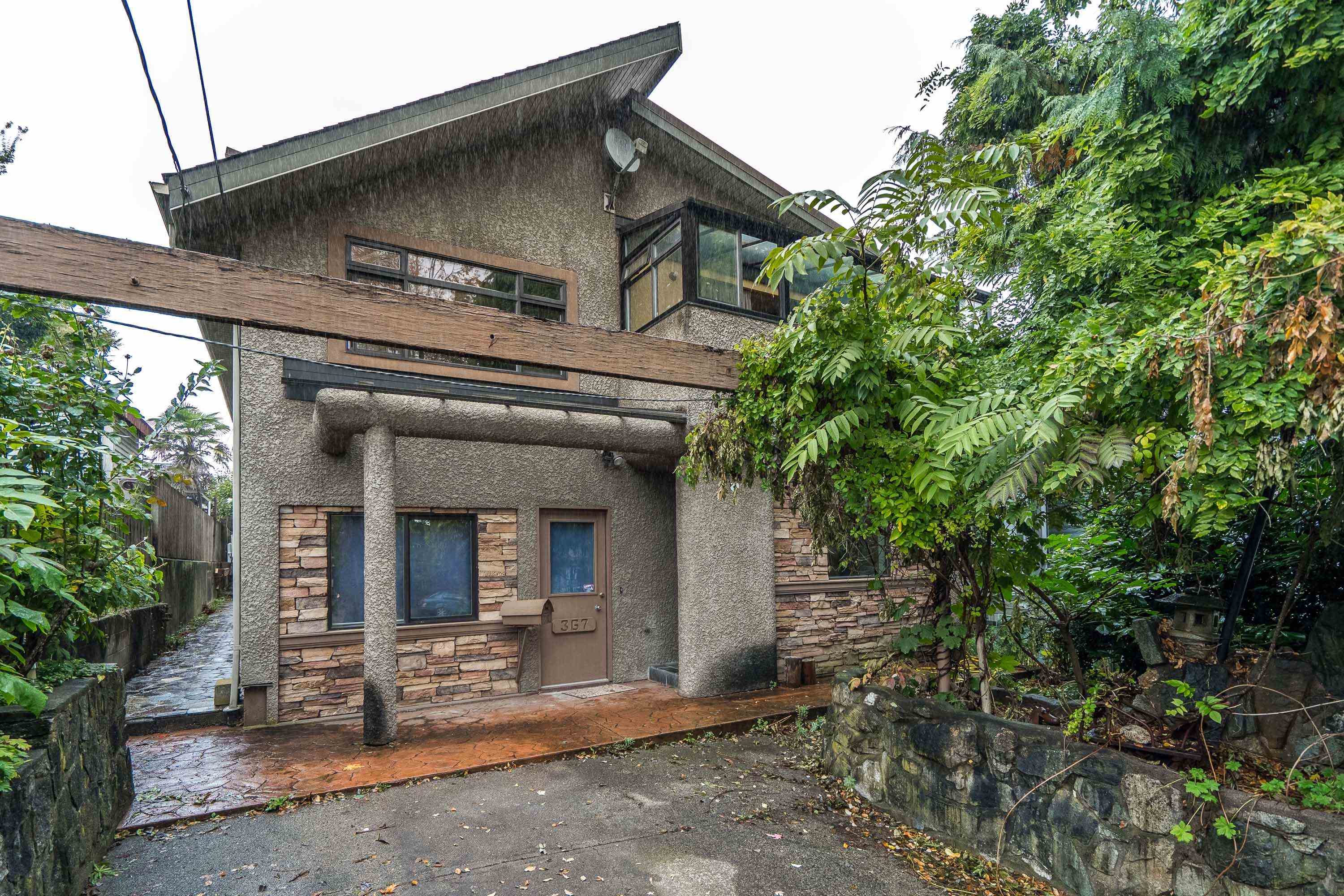 367 Alberta Street, New Westminster, BC V3L 3J4