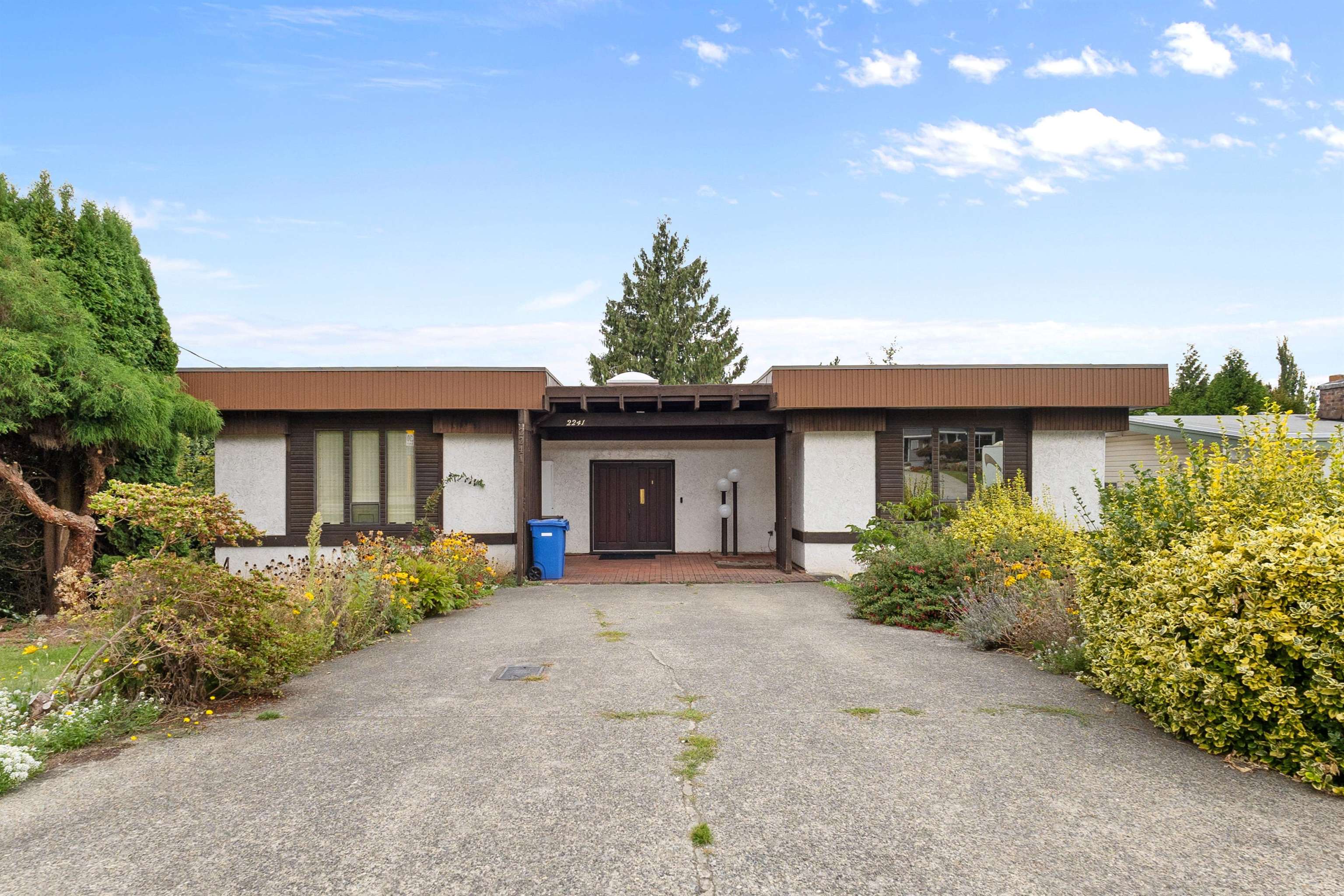 2241 Bevan Crescent, Abbotsford, BC V2T 3Z4