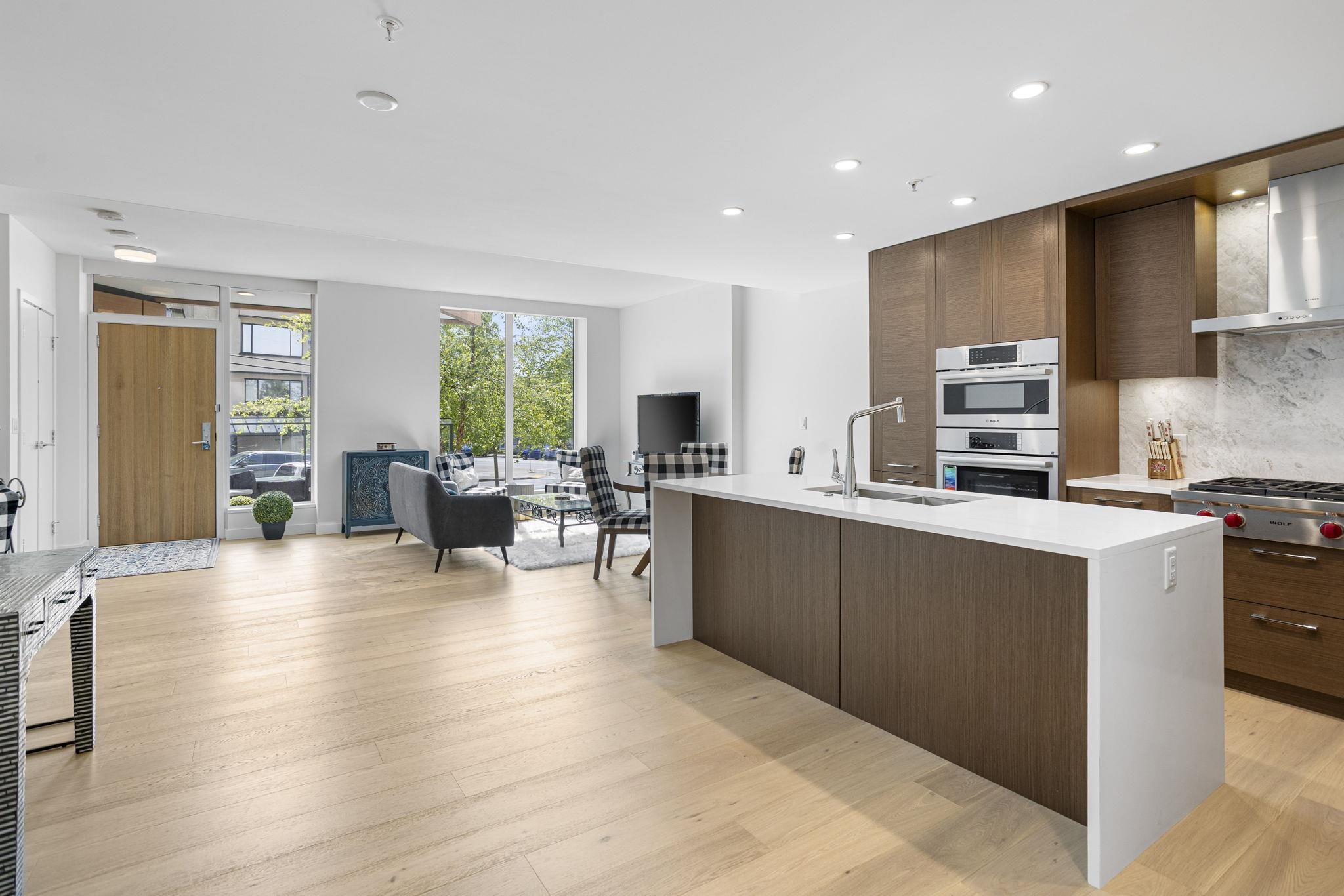 1439 George St Th3 St, White Rock, BC V4B 0B9
