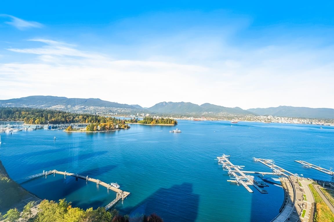 1139 West Cordova Street #2101, Vancouver, BC V6C 0A2