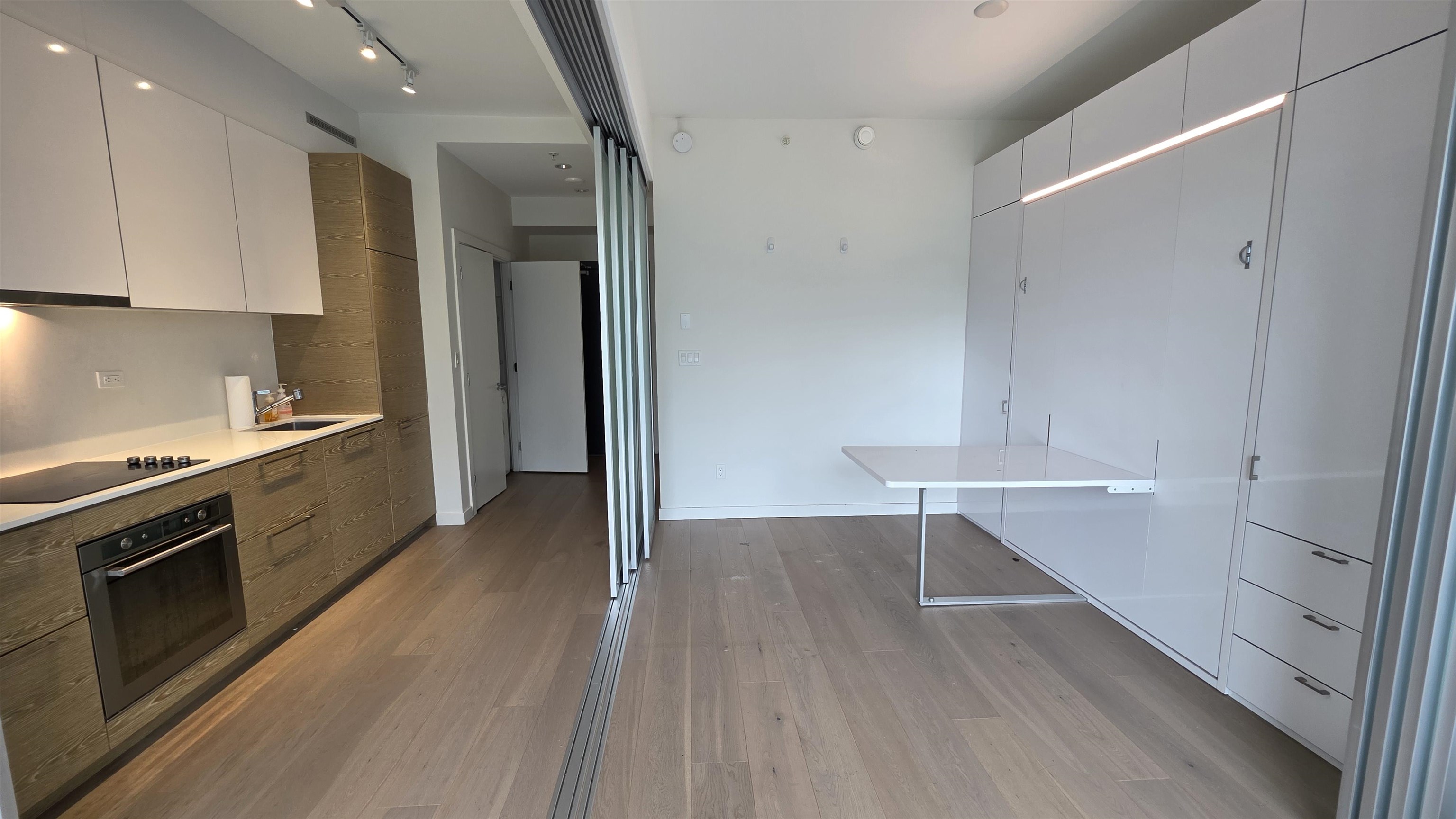 13438 Central Avenue #415, Surrey, BC V3T 0N2
