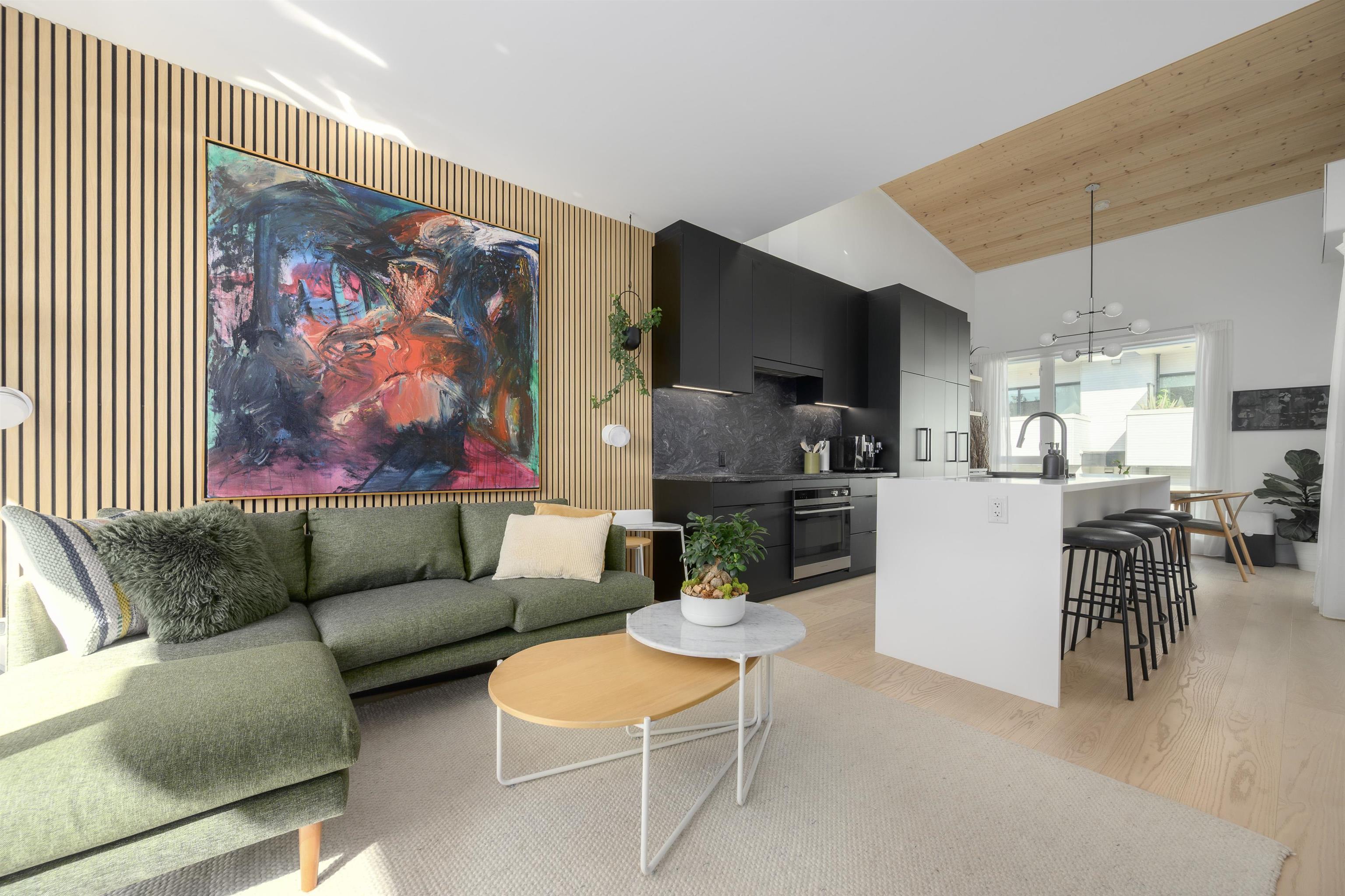 650 East 2nd Street #204, North Vancouver, BC V7L 1E3