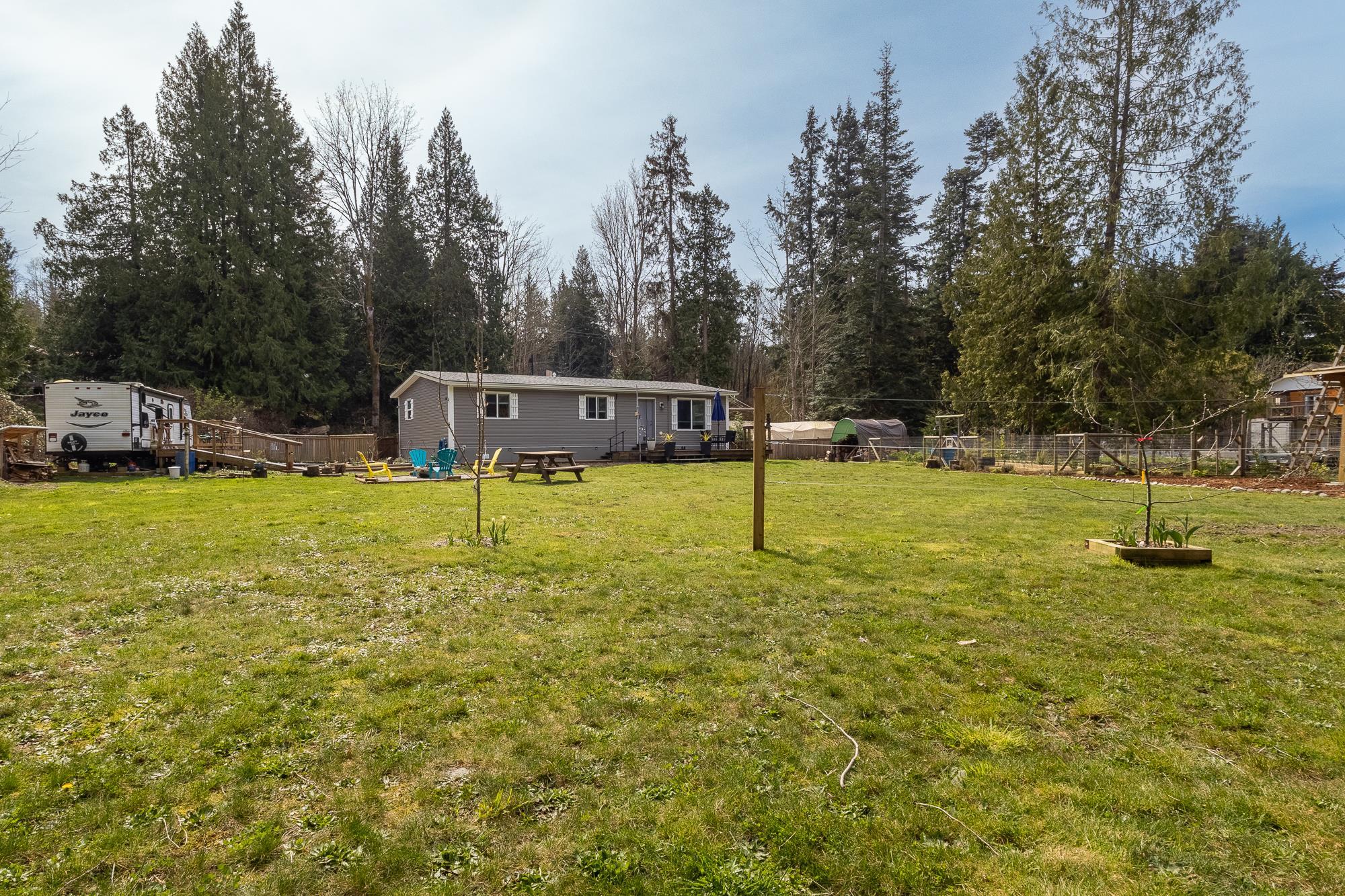 4206 Sunshine Coast Highway, Sechelt, BC V7Z 0A4