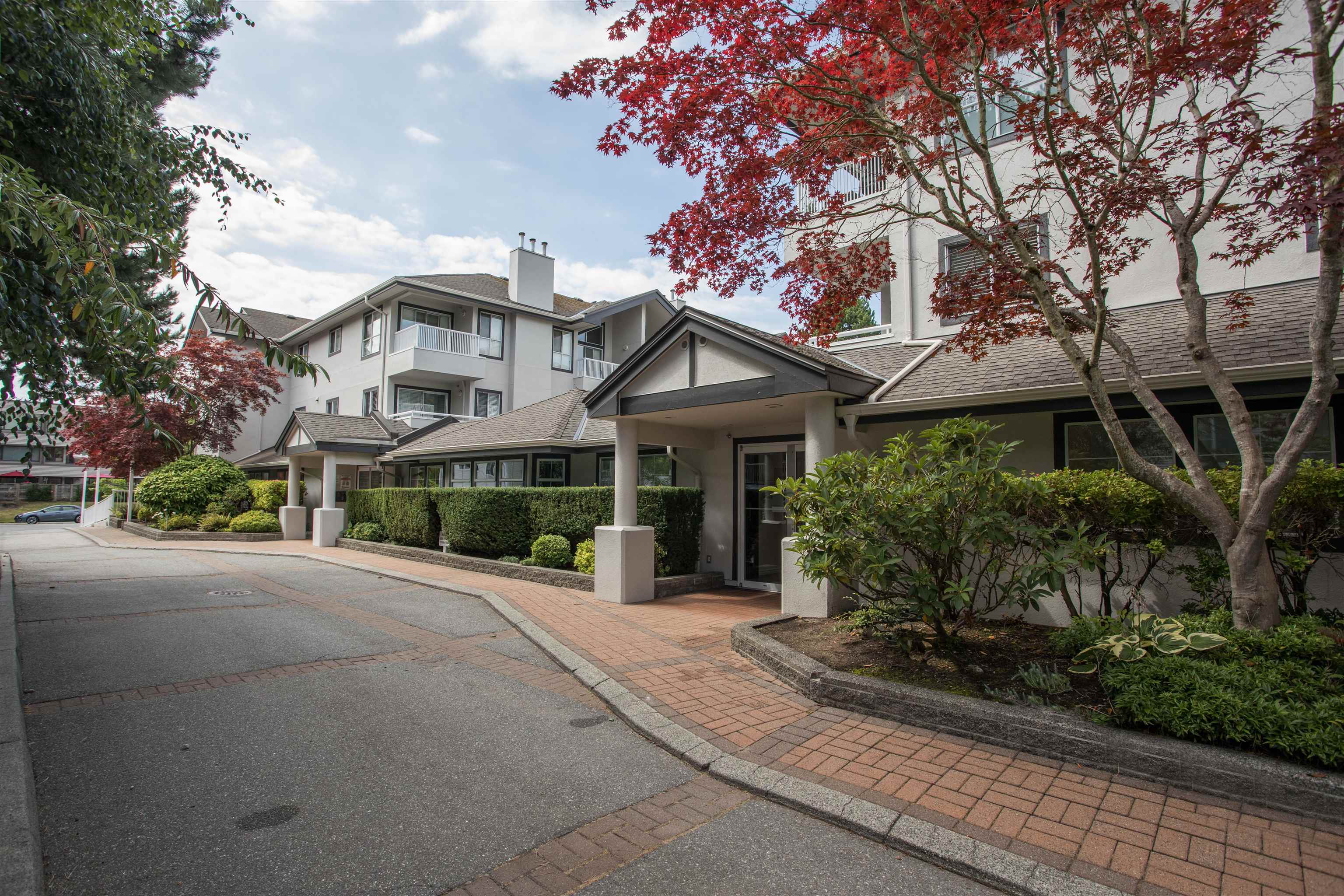 15272 20 Avenue #107, Surrey, BC V4A 2A3