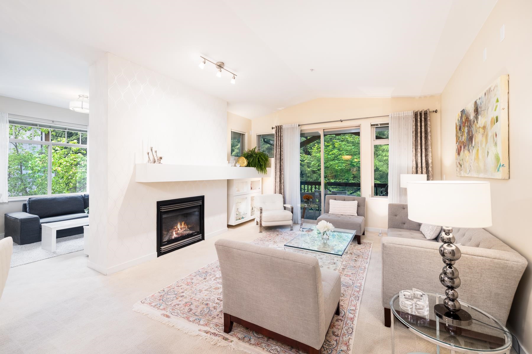 3125 Capilano Crescent #202, North Vancouver, BC V7R 4X5