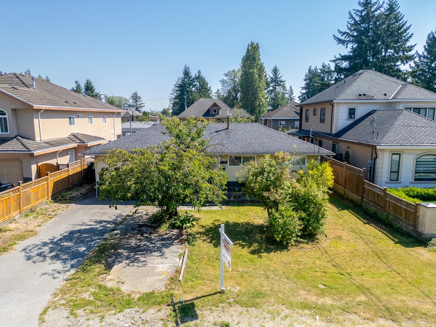 148a Street, Surrey, BC V3R 3Z2