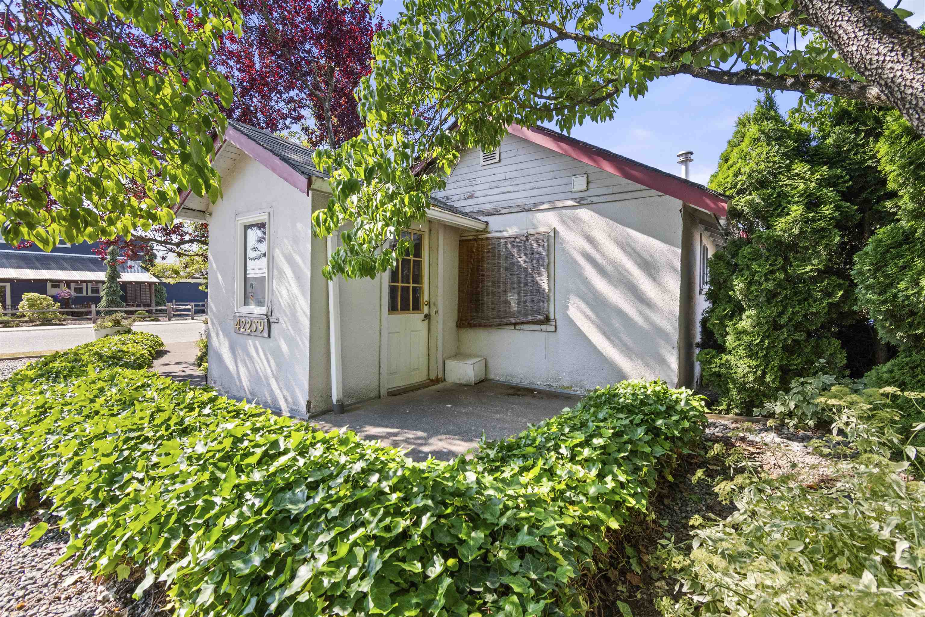 42259 Yarrow Central Rd, Chilliwack, BC V2R 5E3