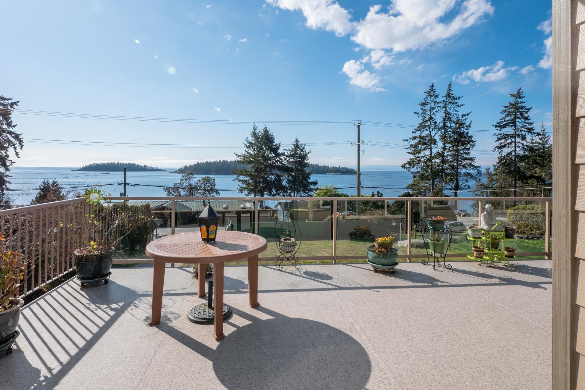 6682 Sunshine Coast Highway, Sechelt, BC V0N 3A8