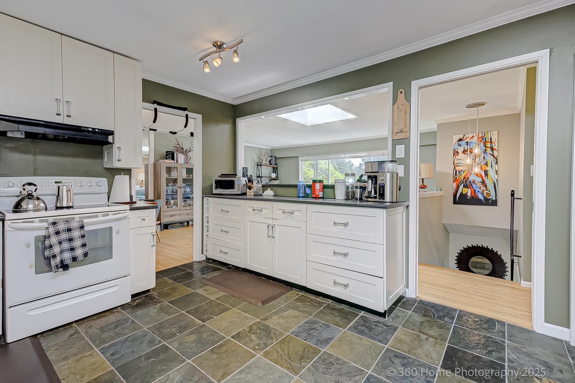 8a Avenue, Delta, BC V4M 1T5