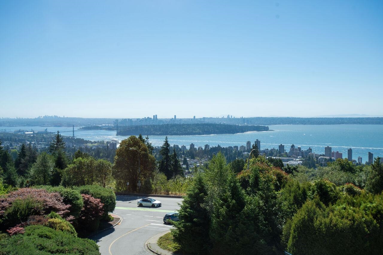 2212 Folkestone Way #68, West Vancouver, BC V7S 2X7