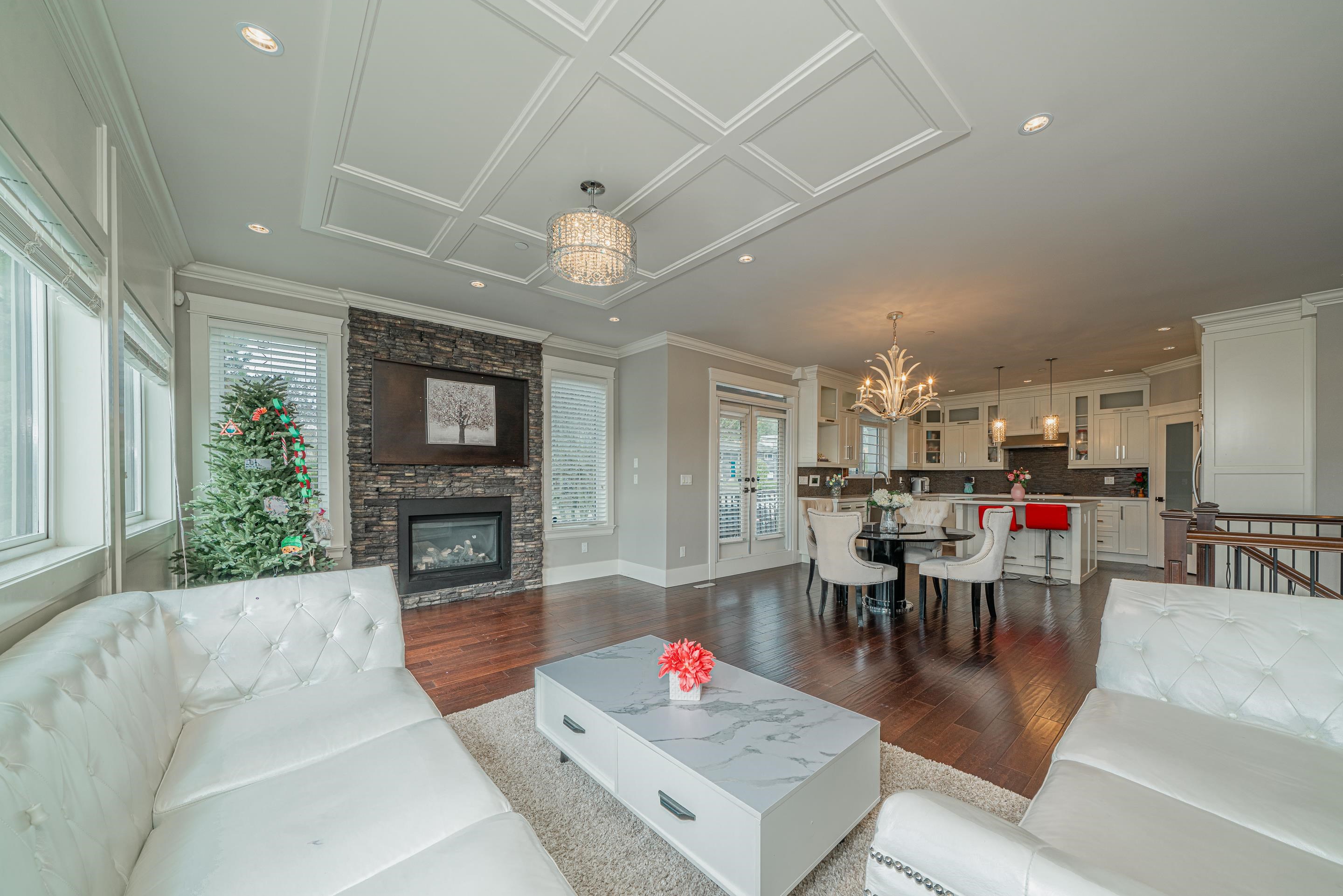 15807 Buena Vista Avenue, White Rock, BC V4B 2A2