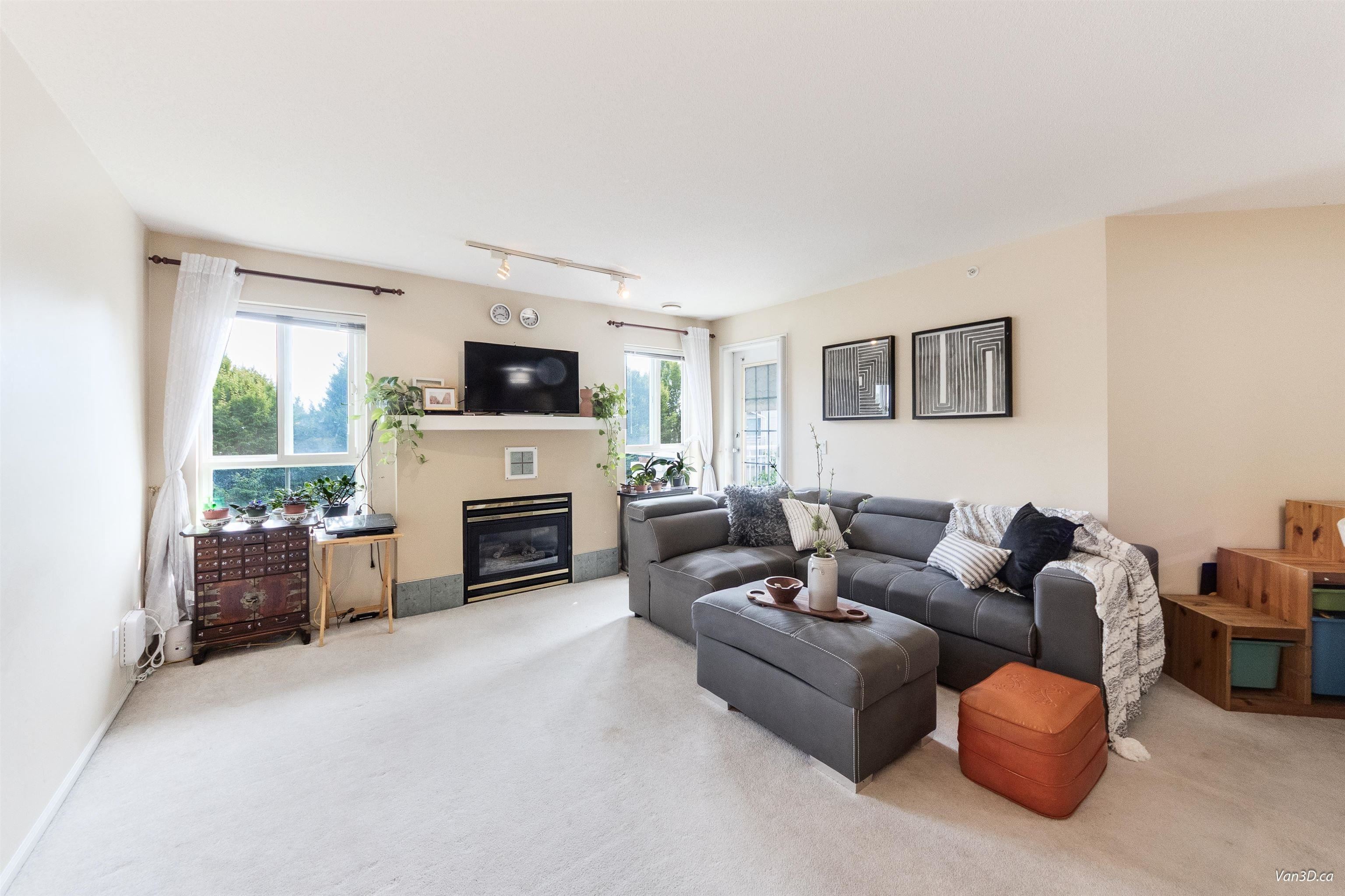 19750 64 Avenue #318, Langley, BC V2Y 2T1