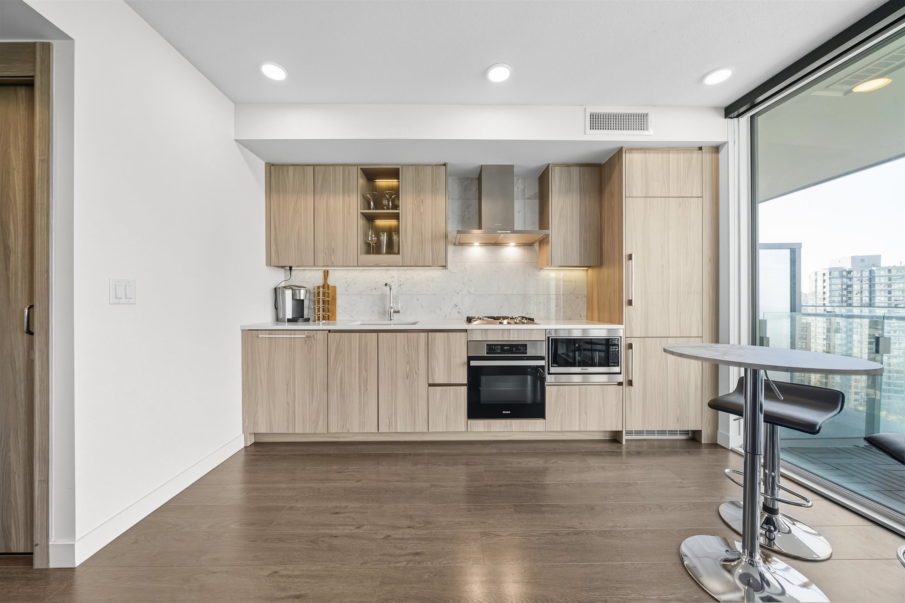 89 Nelson Street #1804, Vancouver, BC V6Z 0E7