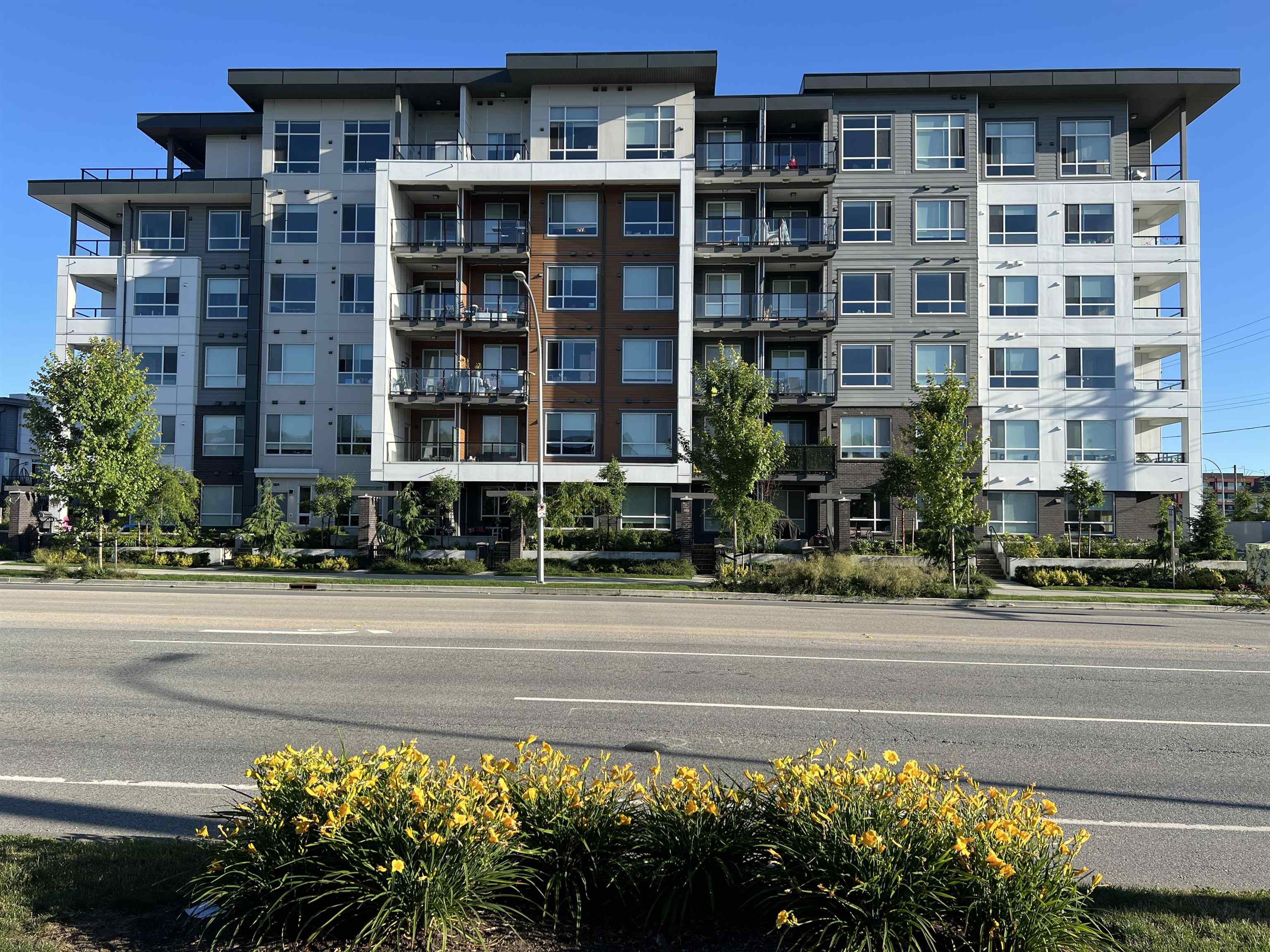 20834 80 Ave B225, Langley, BC V2Y 3M6