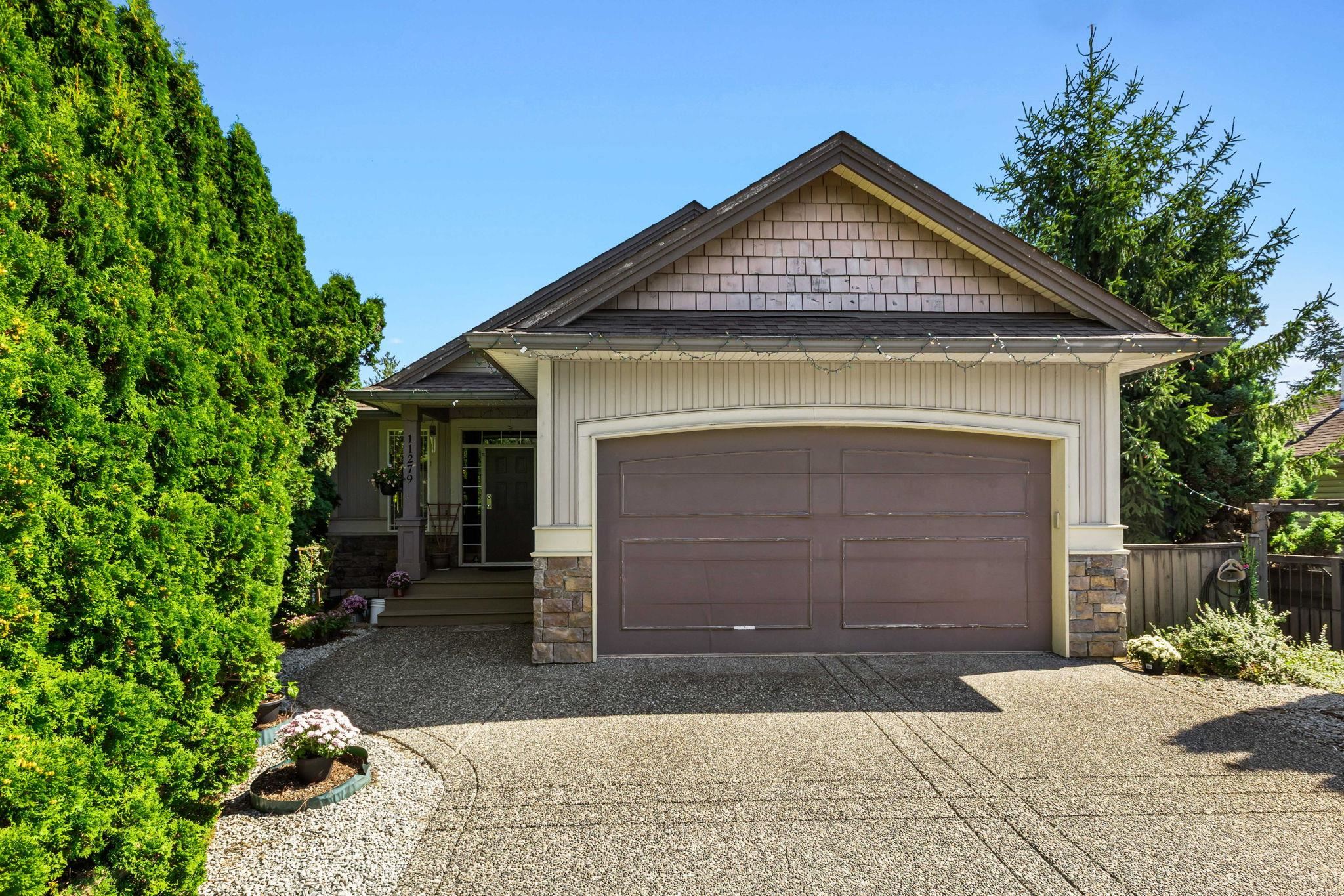 11279 Creekside Street, Maple Ridge, BC V2W 1W7