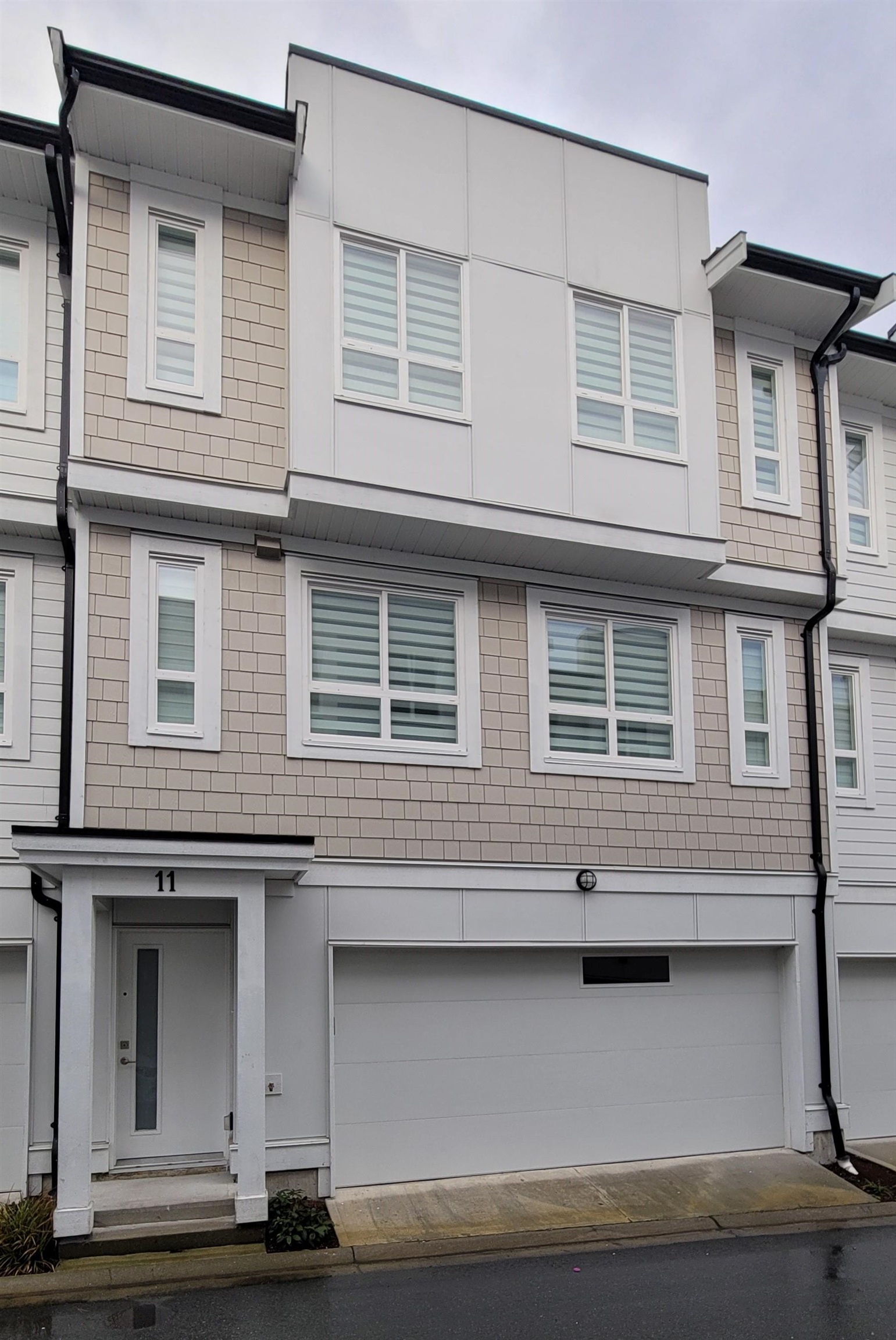 8181 135a St #11, Surrey, BC V3W 3N8