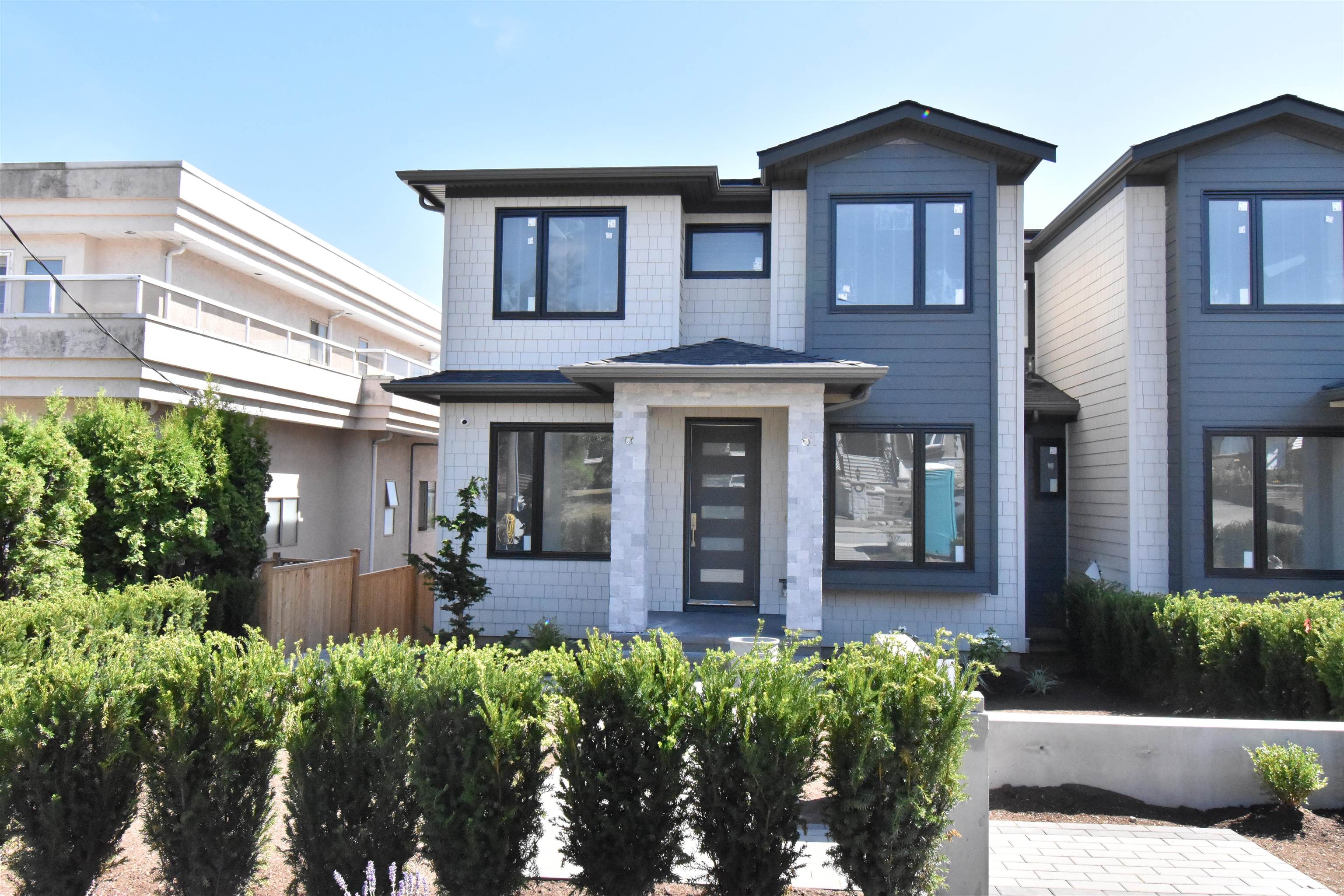 6252 Kitchener Street, Burnaby, BC V5B 2J4