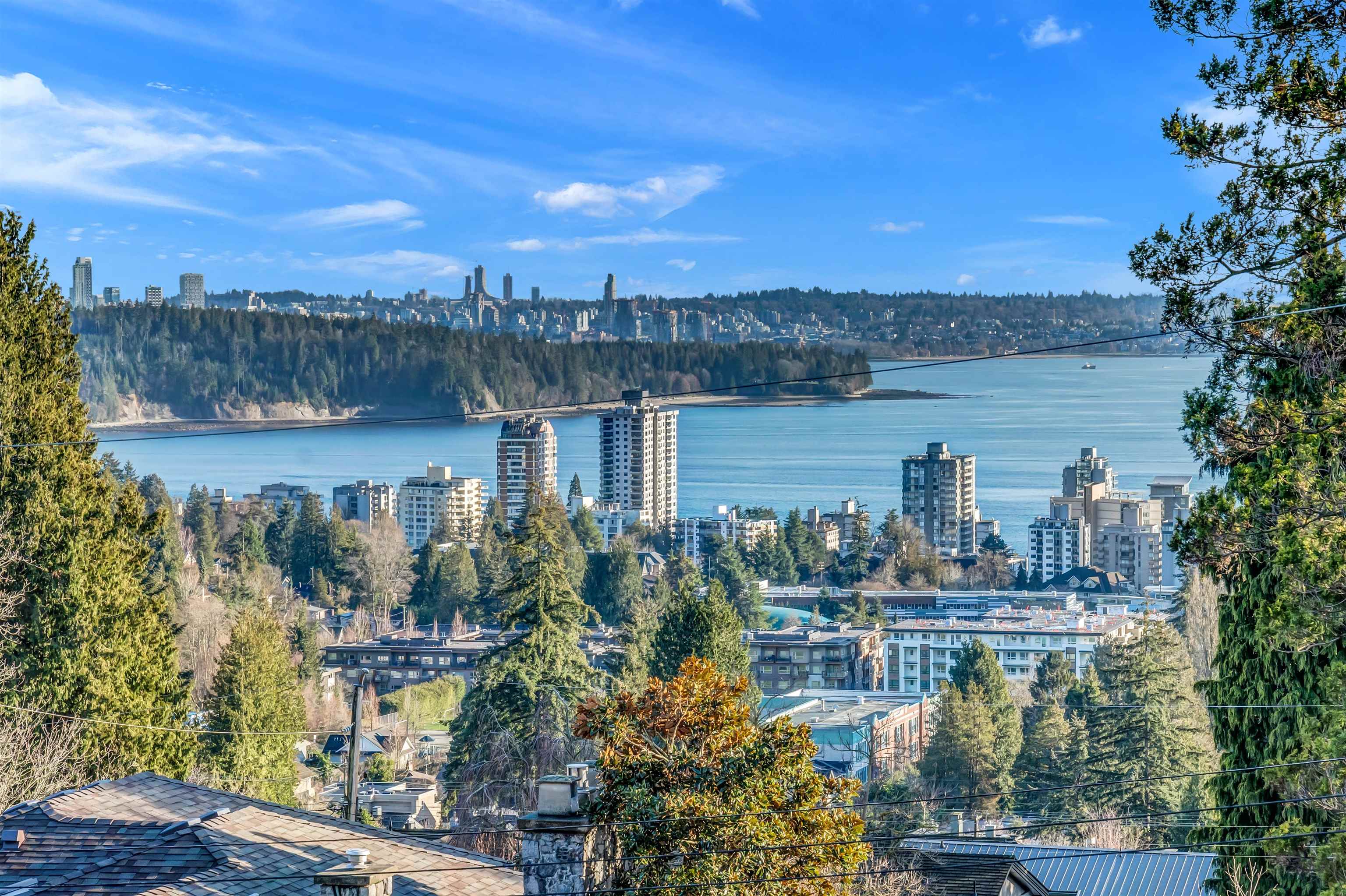 2234 Palmerston Avenue, West Vancouver, BC V7V 2V8