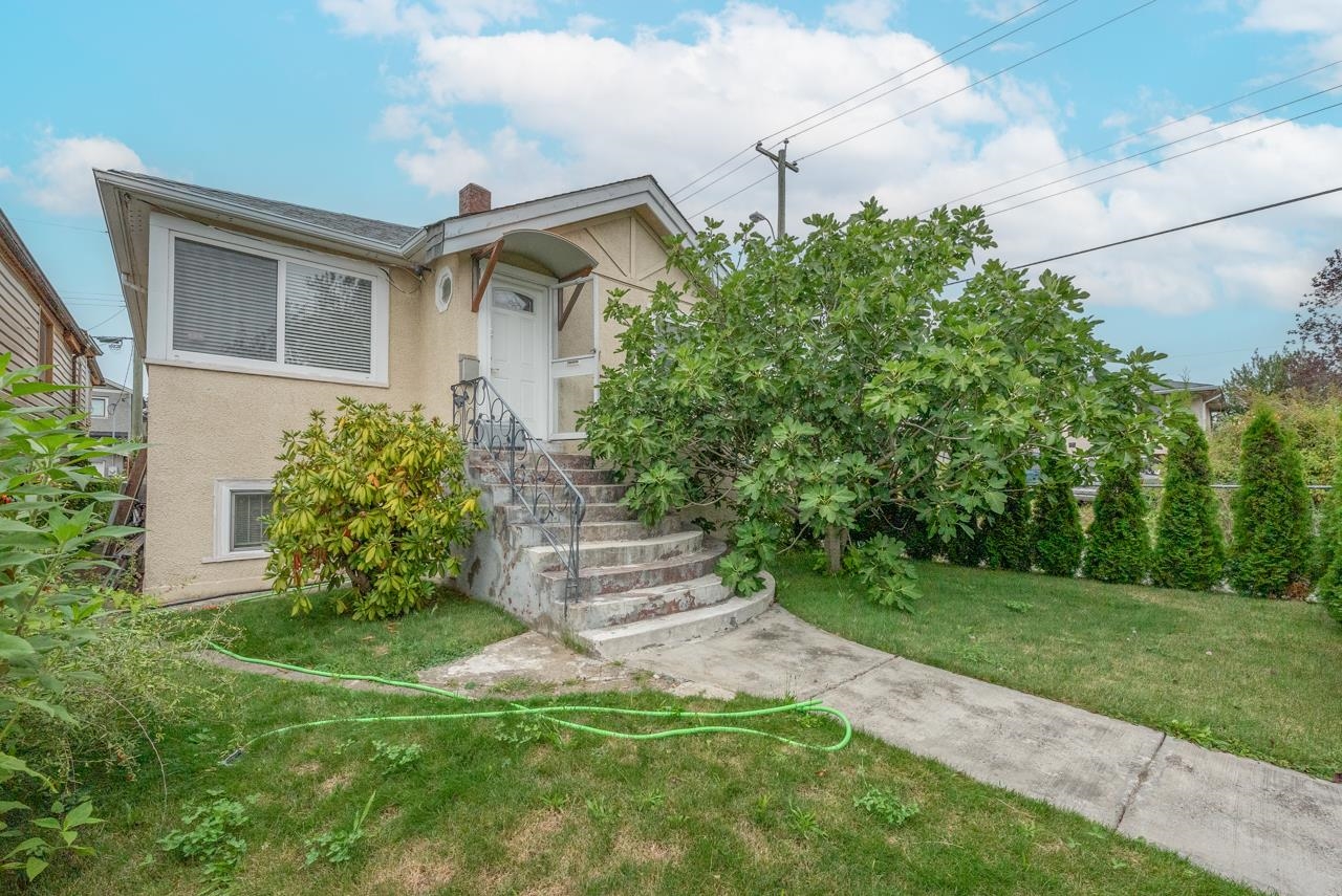 1975 East 52nd Avenue, Vancouver, BC V5P 1W6