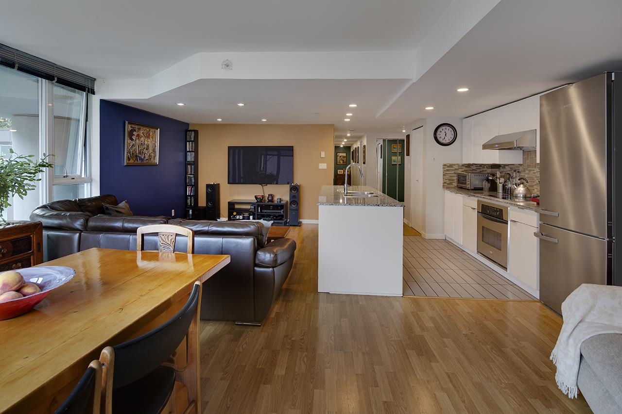 788 Hamilton Street #609, Vancouver, BC V6B 0E9