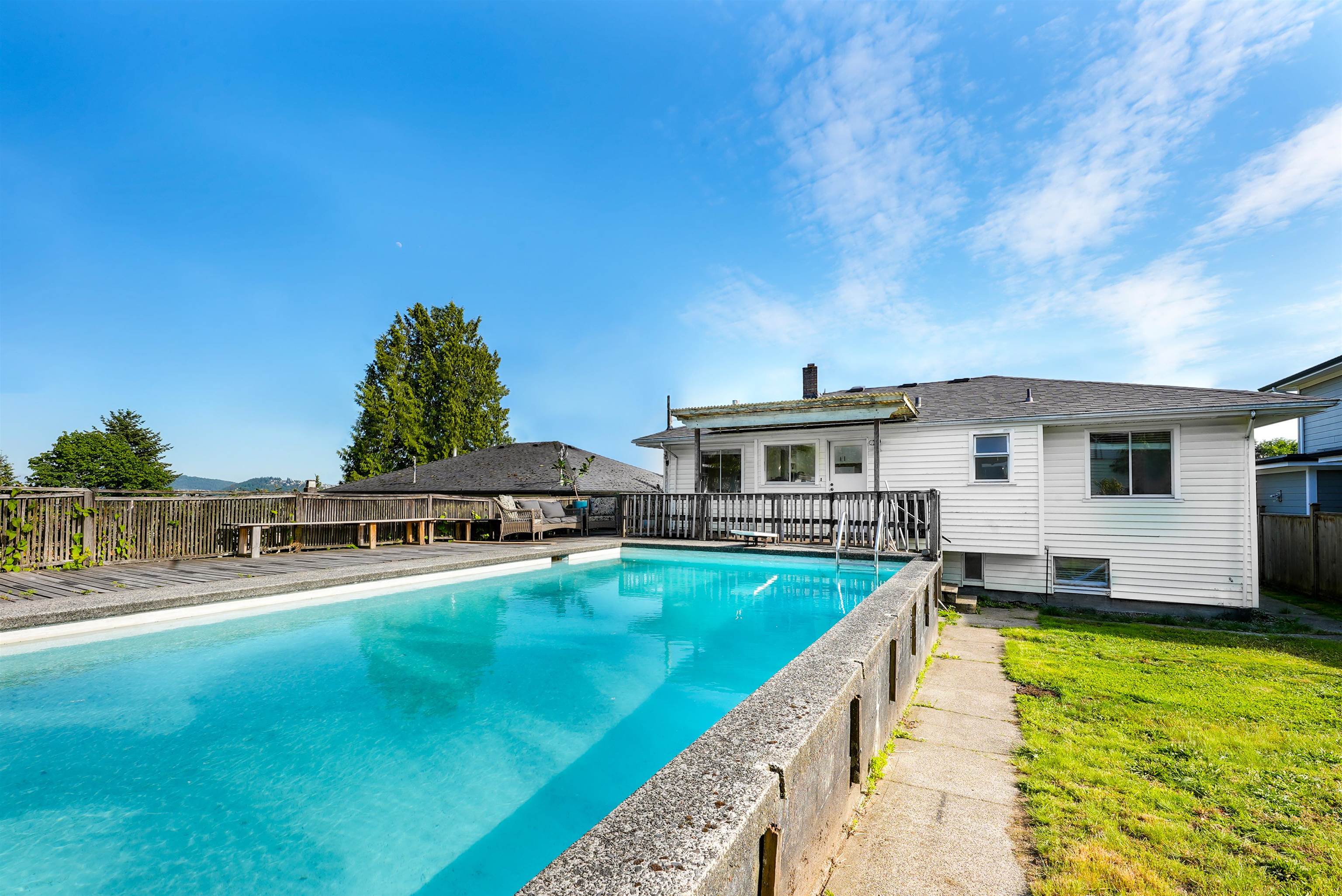 822 4th Street East, North Vancouver, BC V7L 1K4