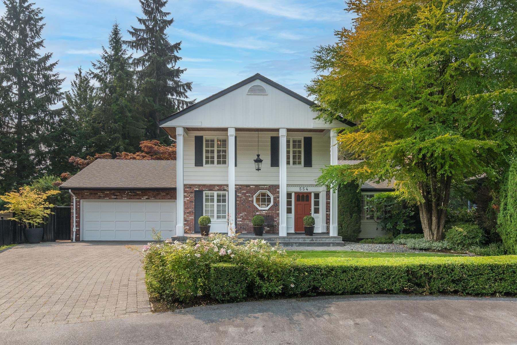 554 Newcroft Place, West Vancouver, BC V7T 1W8