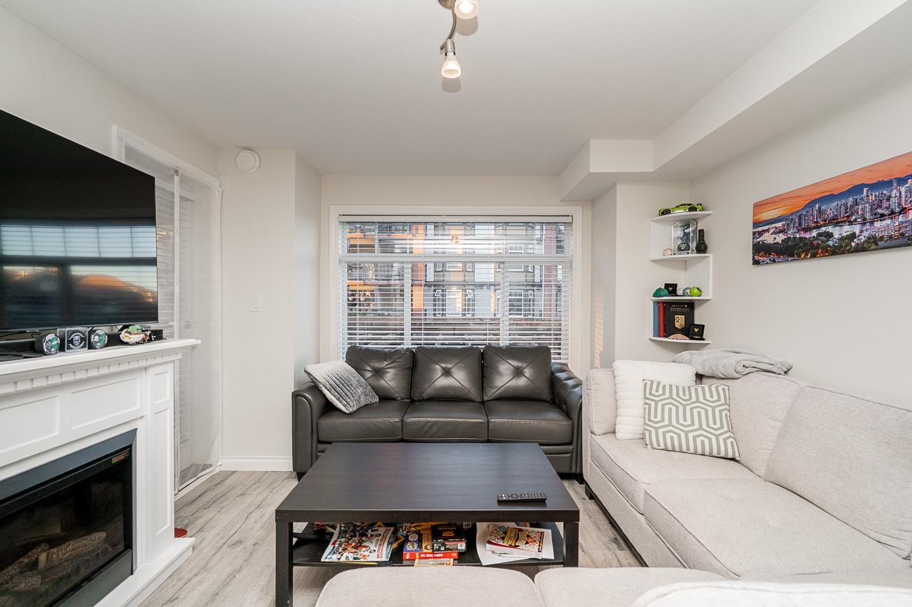 5650 201a Street #215, Langley, BC V3A 0B3
