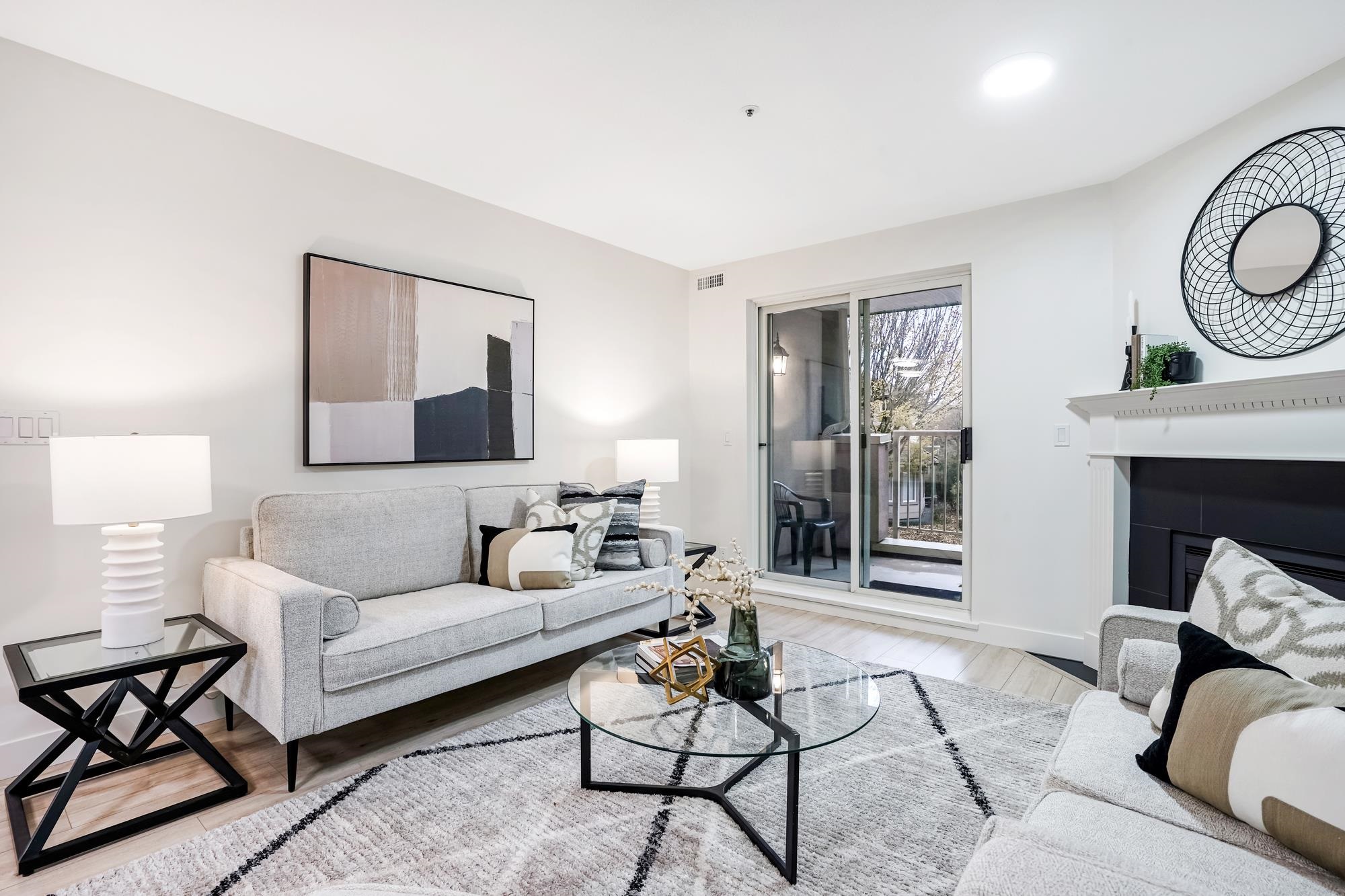 13870 70 Avenue #201, Surrey, BC V3W 0R9