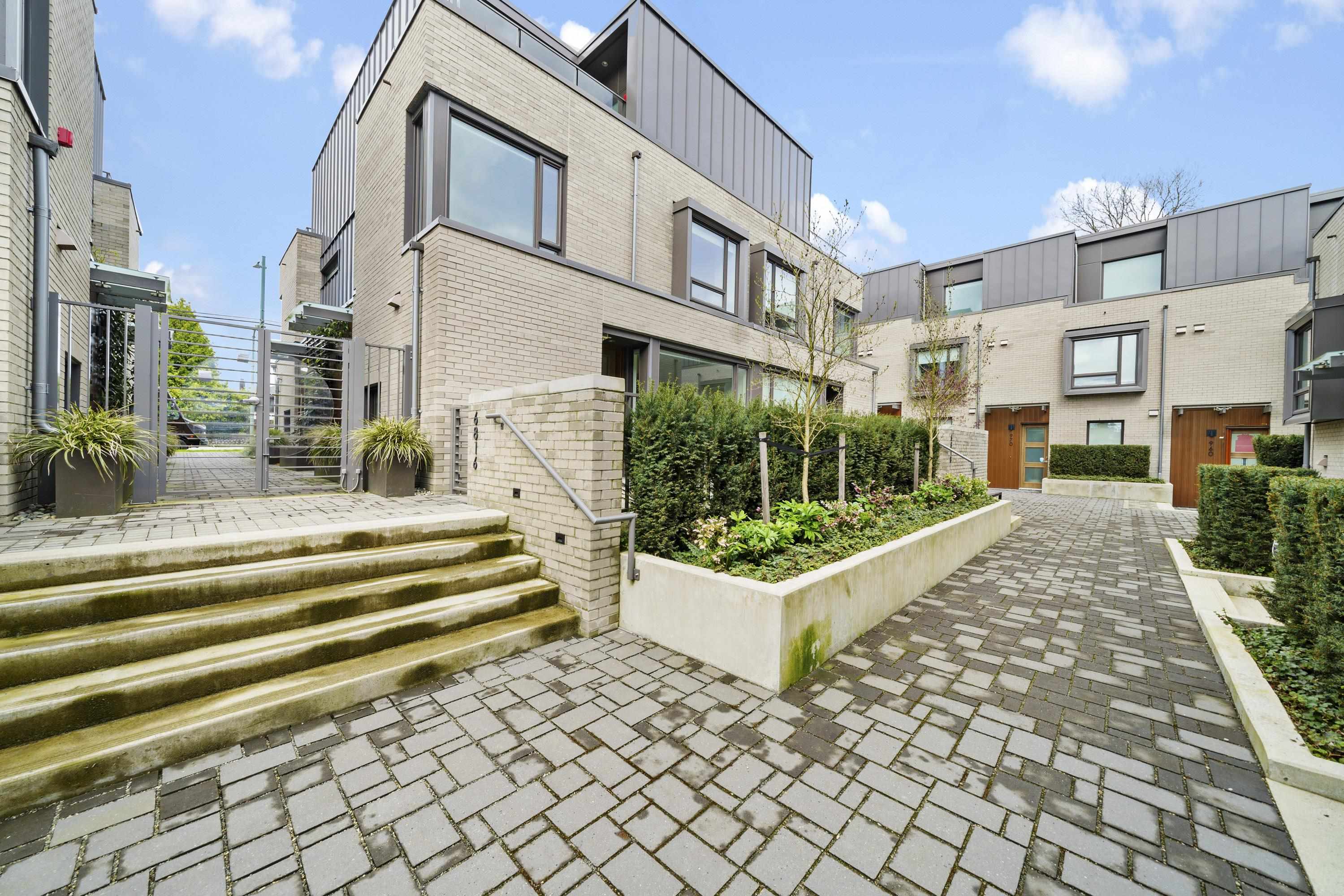 6816 Oak St, Vancouver, BC V6P 0K7