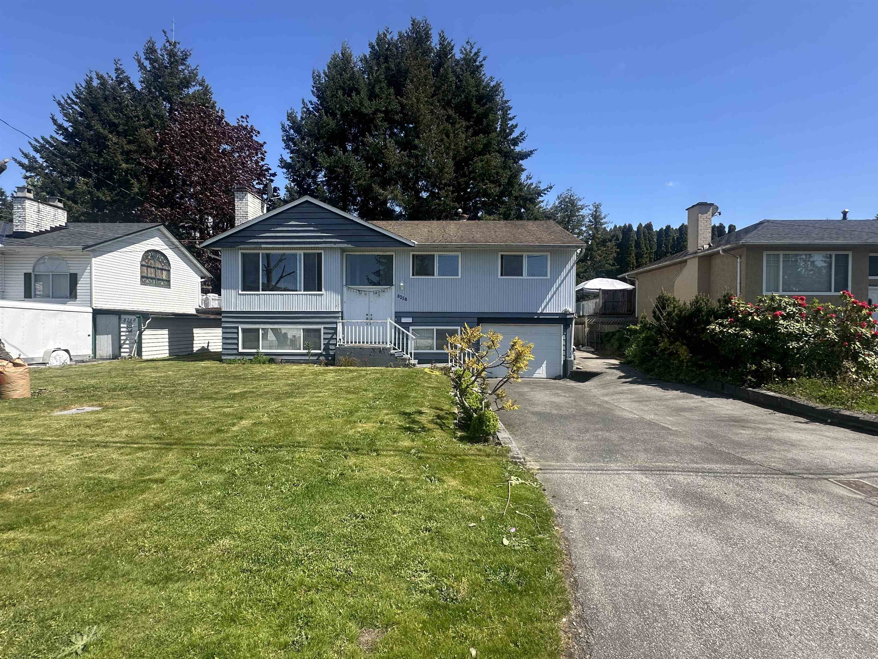111b Street, Delta, BC V4C 4T1