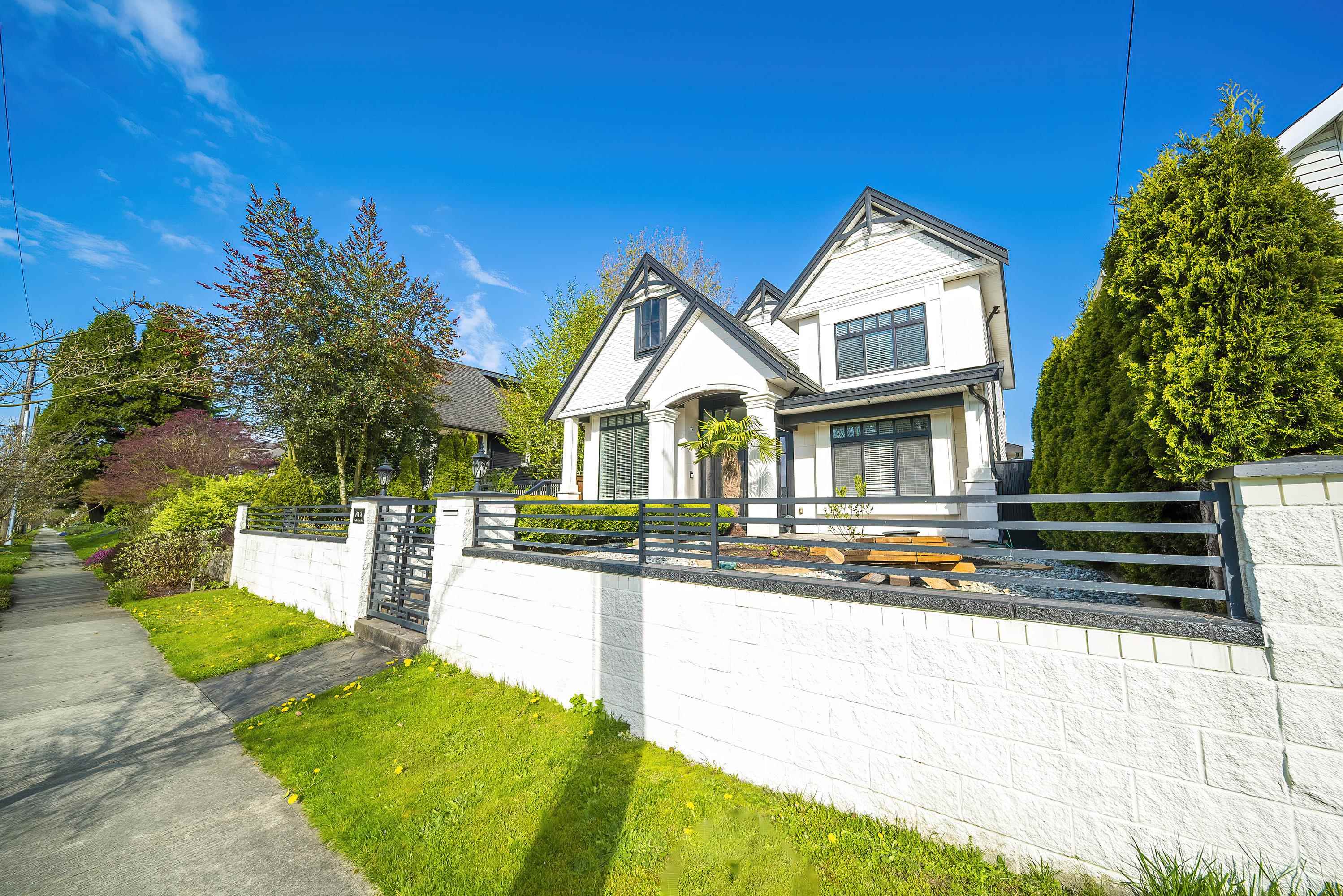 813 Dublin Street, New Westminster, BC V3M 2Y5