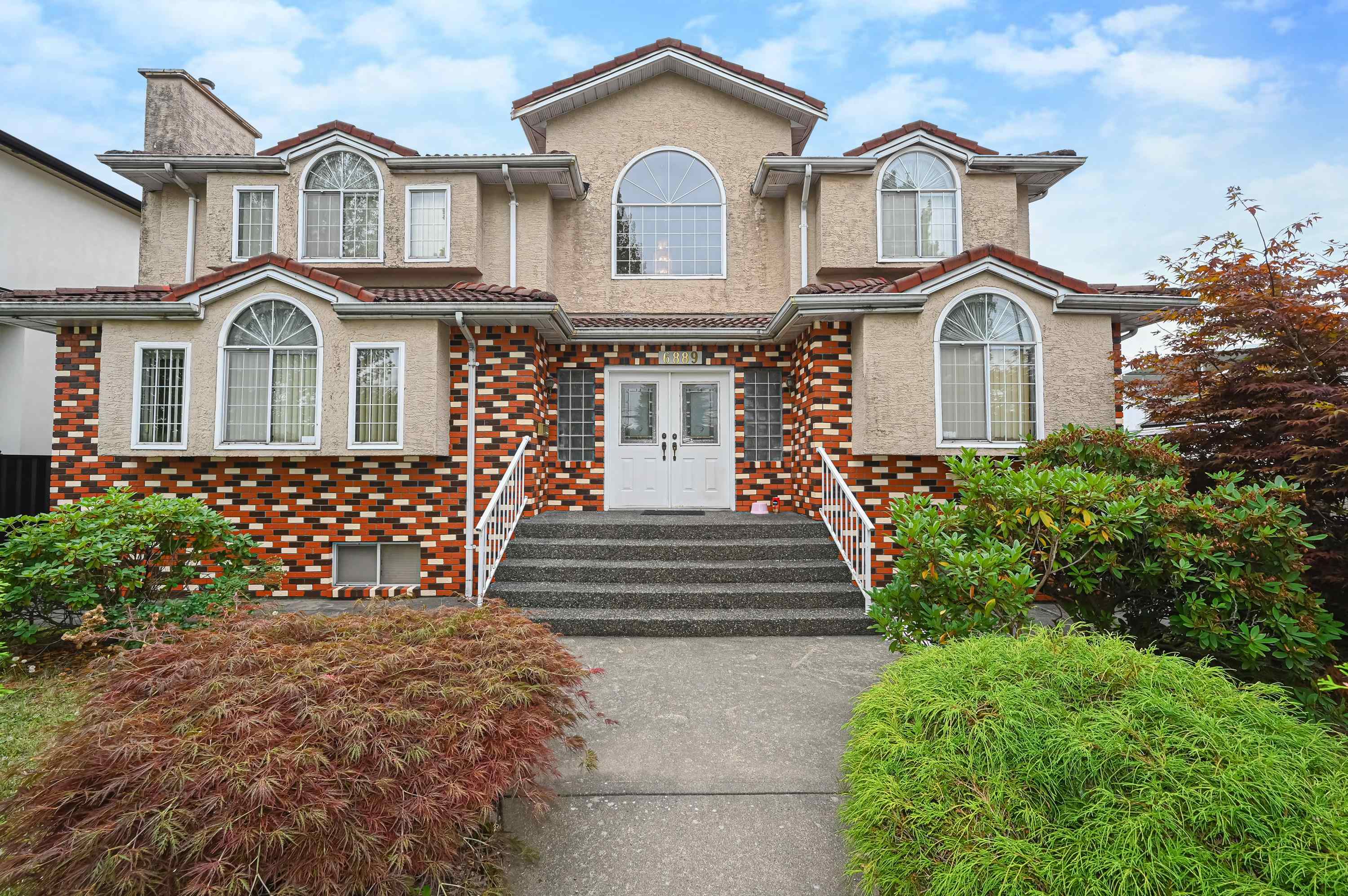 6889 Kerr Street, Vancouver, BC V5S 3C9