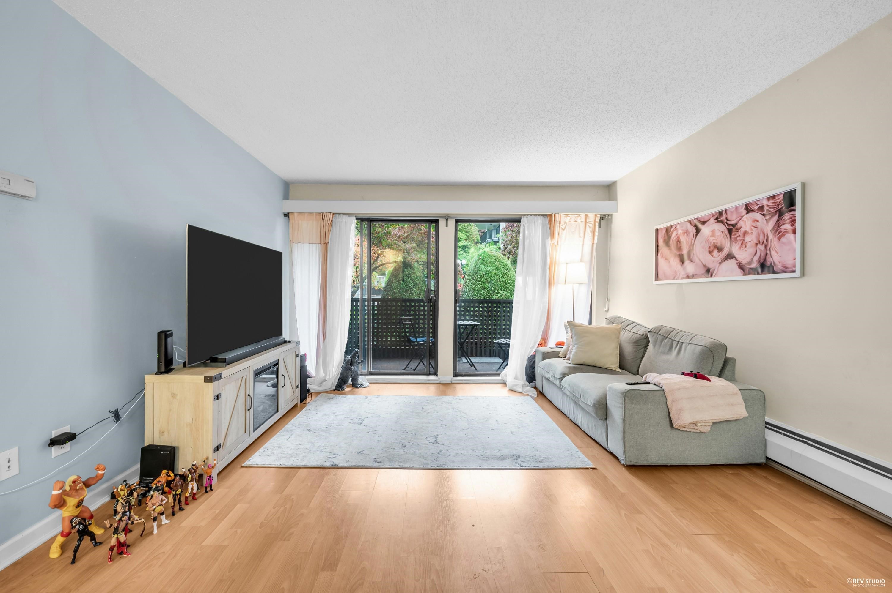 1955 Woodway Place #208, Burnaby, BC V5B 4S5