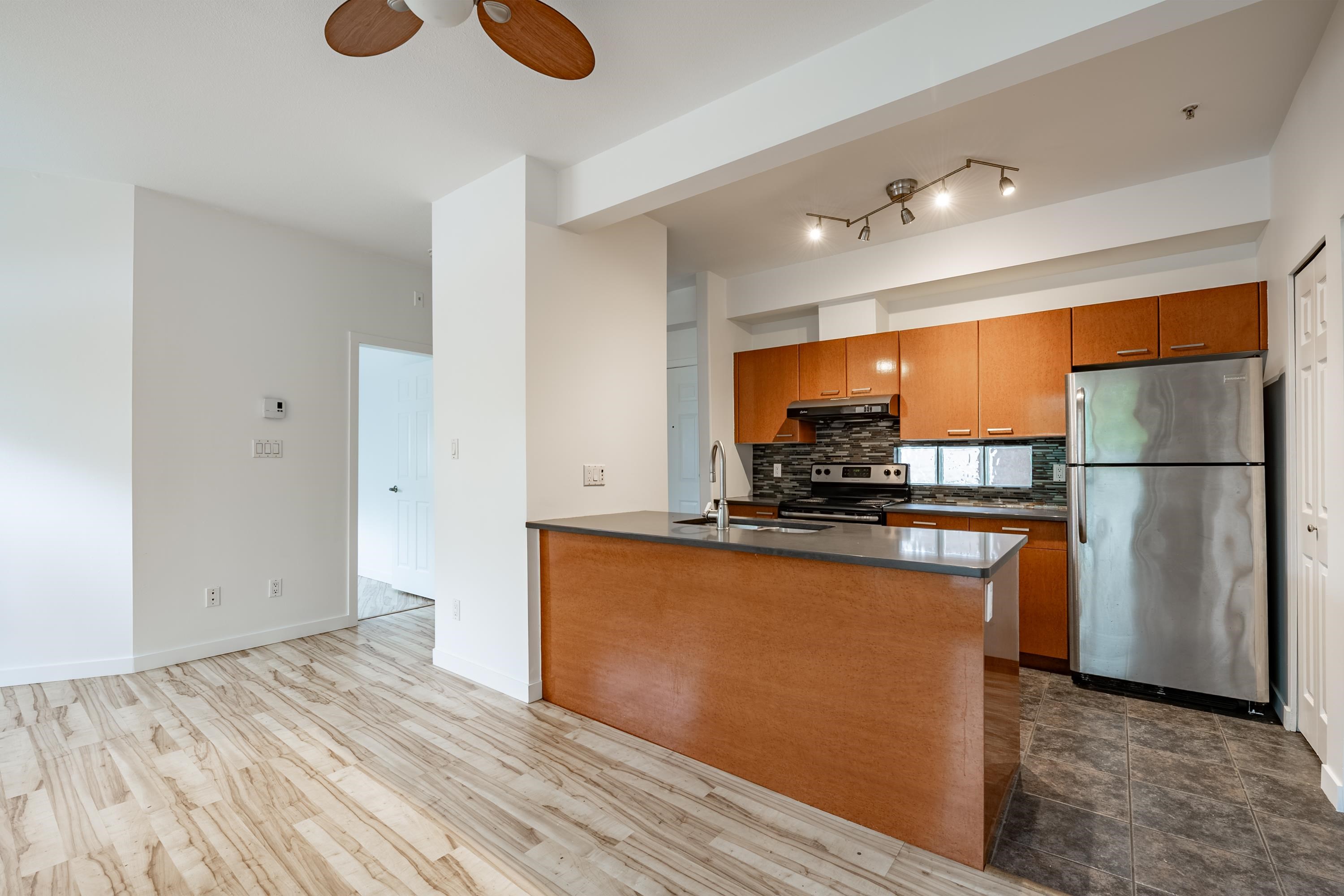 1688 East 8th Avenue #103, Vancouver, BC V5N 1T5