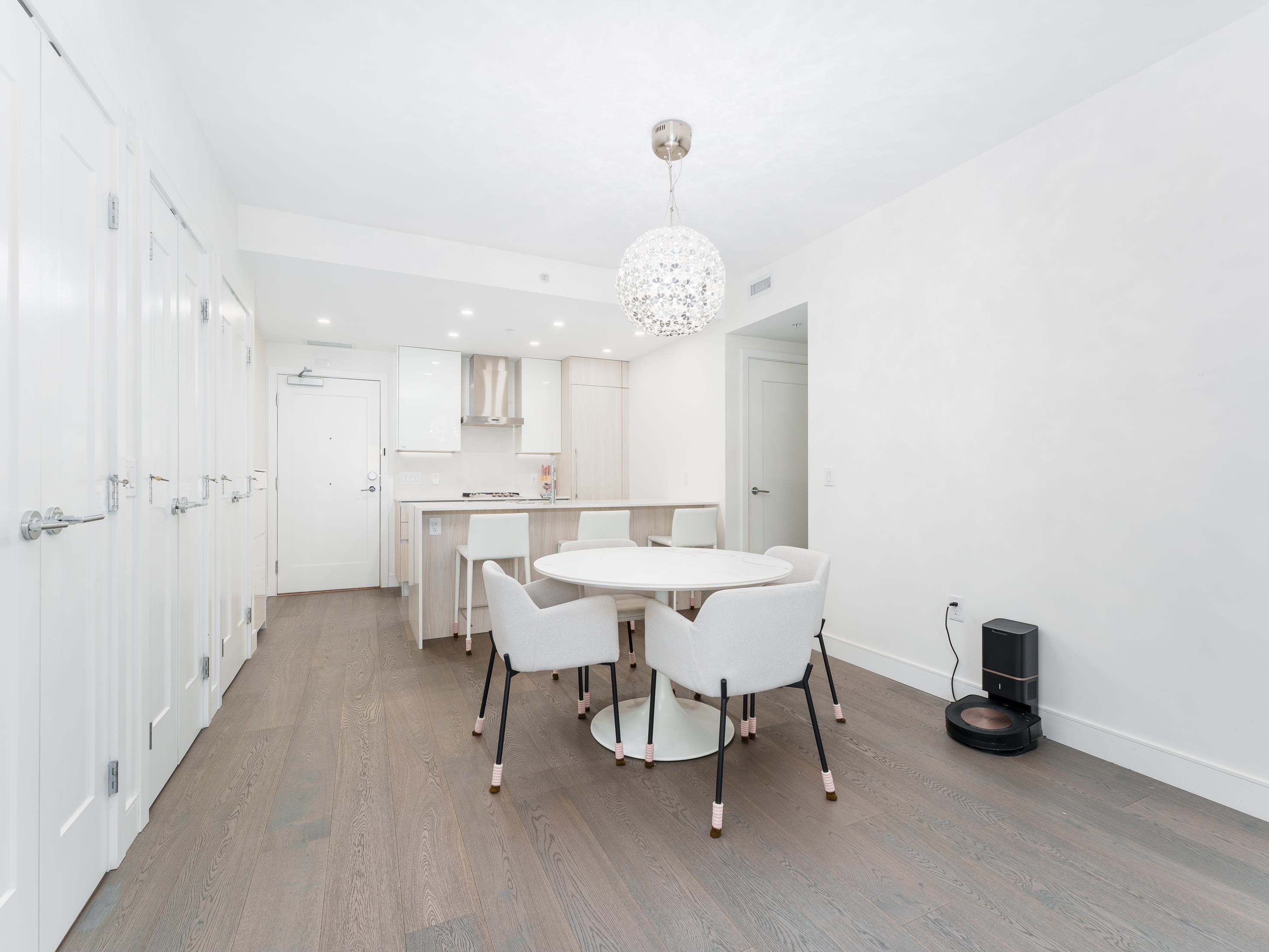 477 West 59th Avenue #306, Vancouver, BC V5X 1X4