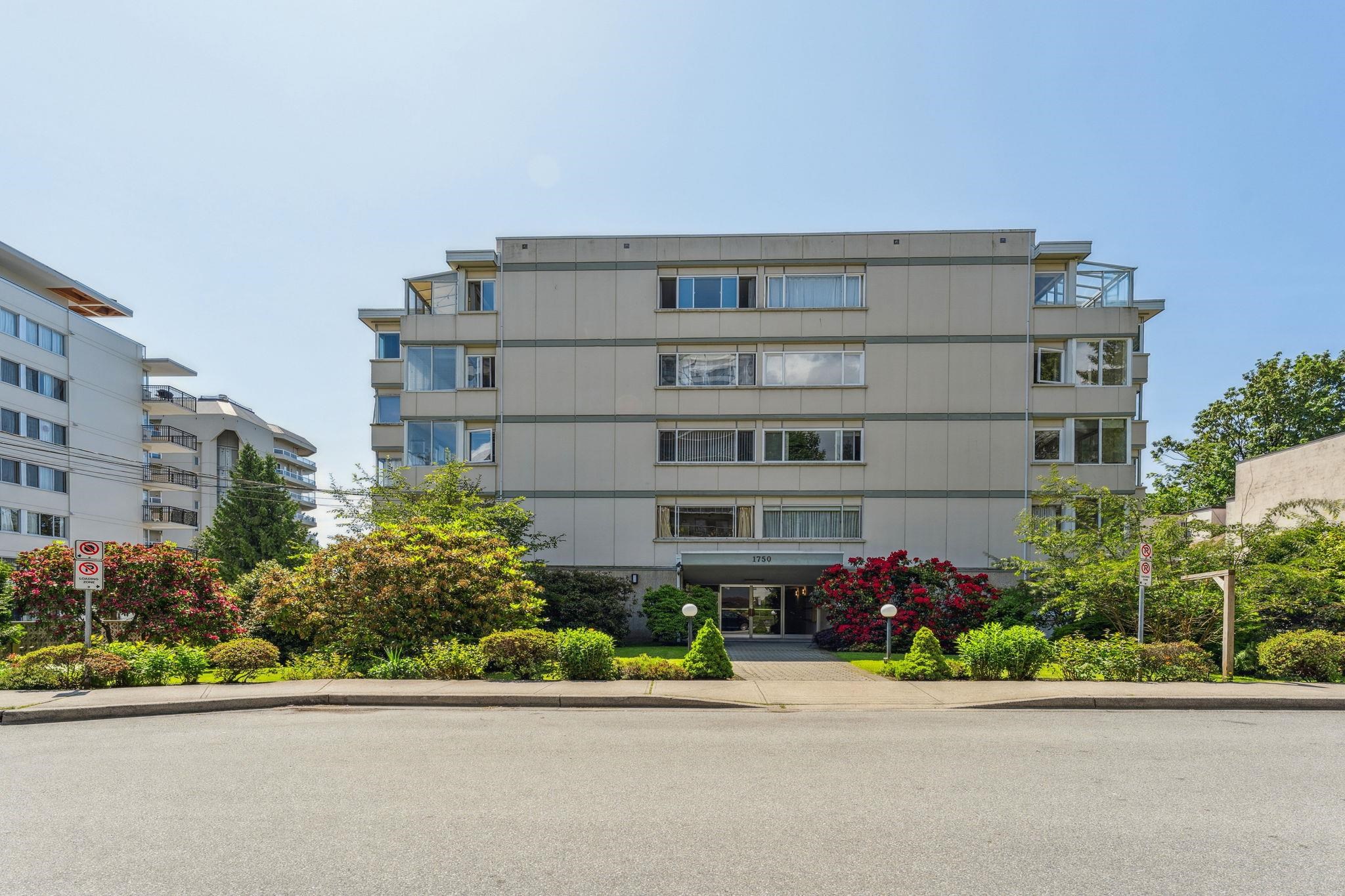 1750 Esquimalt Avenue #205, West Vancouver, BC V7V 1R8