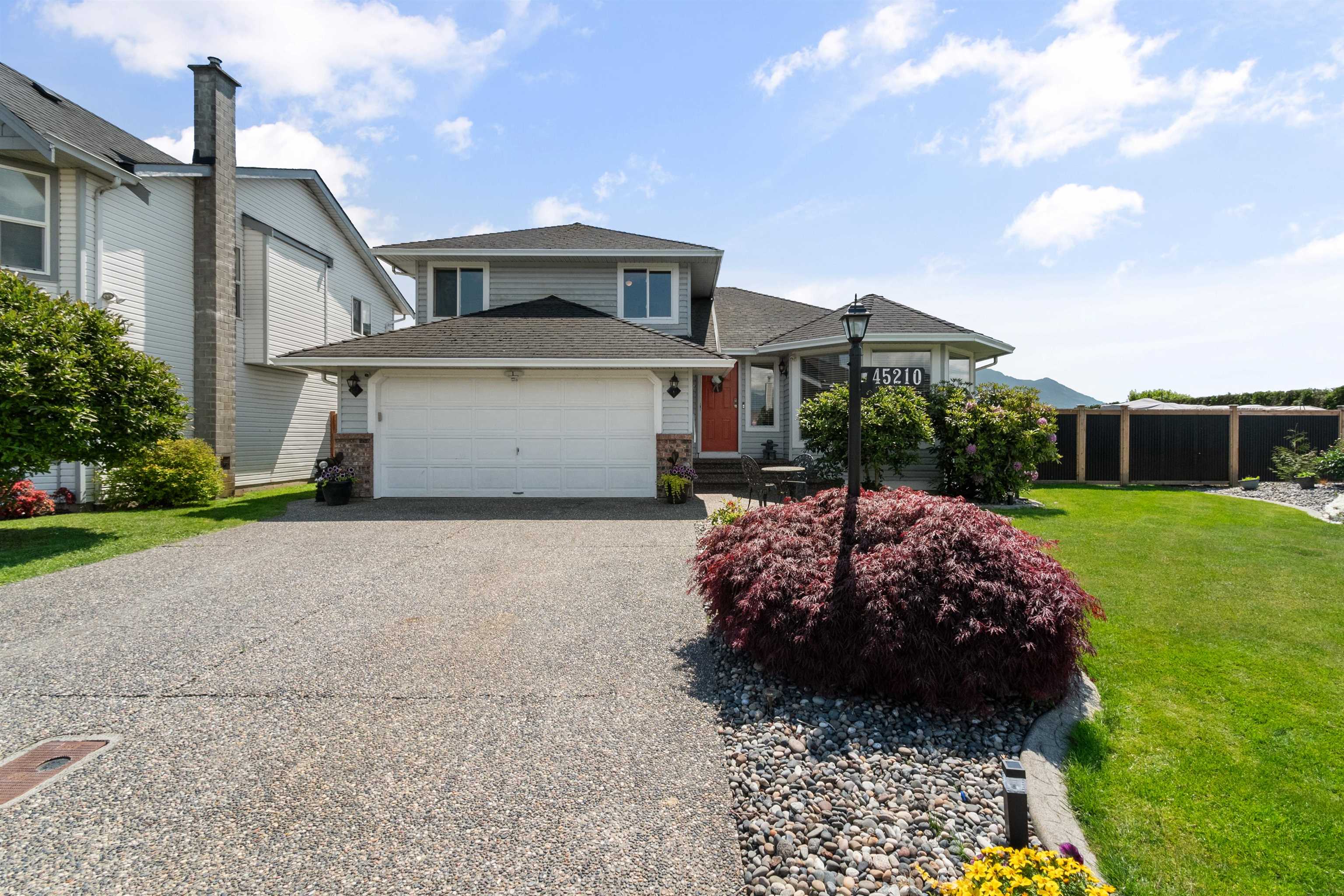 45210 Blue Jay Avenue, Chilliwack, BC V2R 2V2