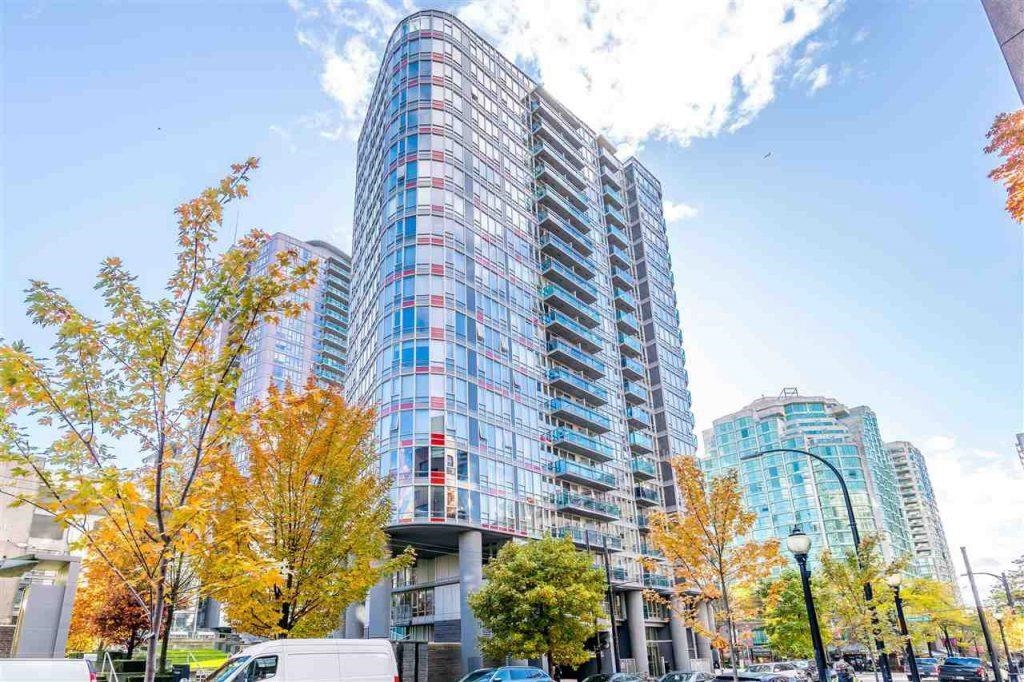 788 Hamilton Street #1008, Vancouver, BC V6B 0E9
