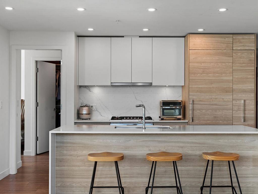 585 Austin Avenue #1003, Coquitlam, BC V3K 0G6