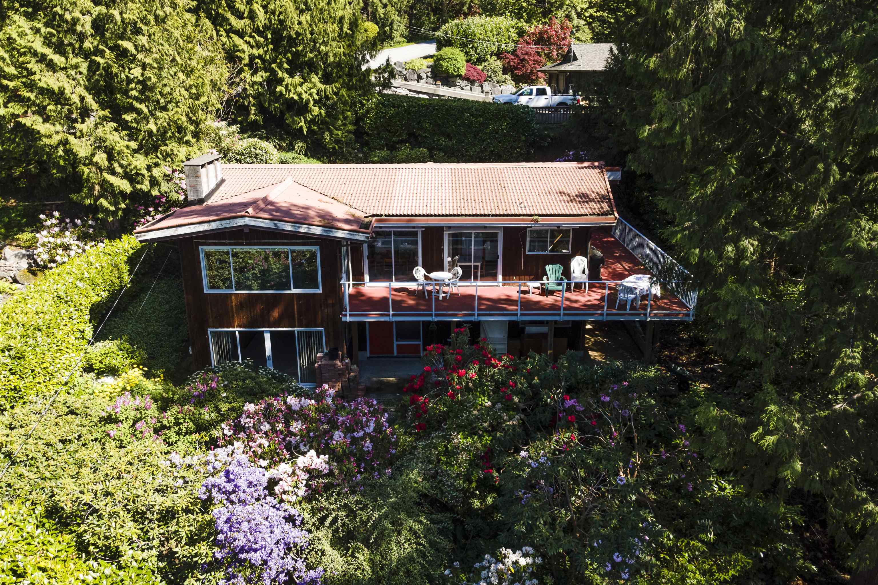 90 Oceanview Road, Lions Bay, BC V0N 2E0