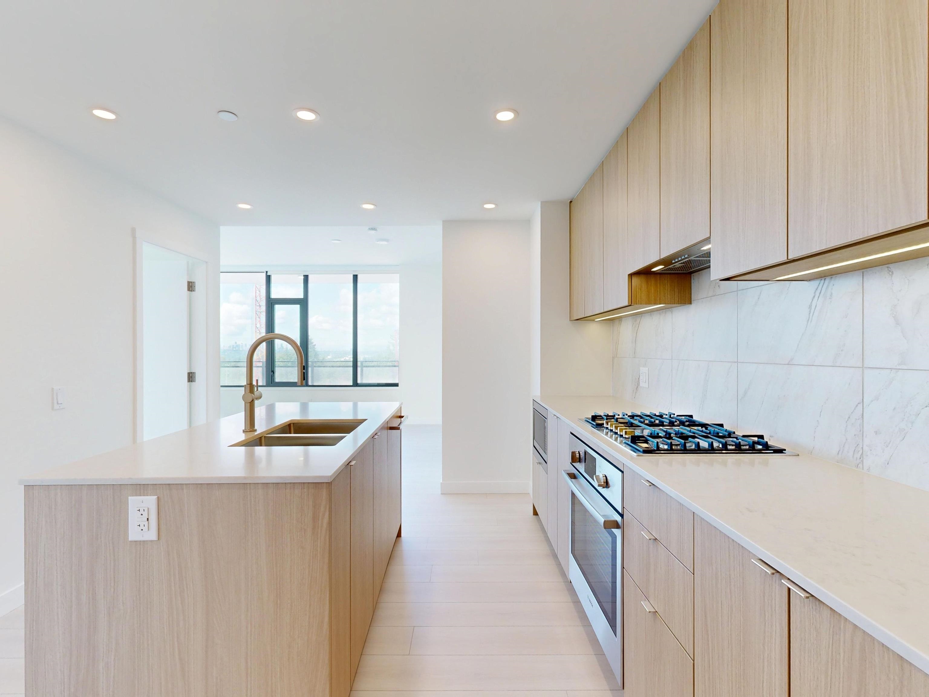626 Claremont Street #902, Coquitlam, BC V3J 3T4