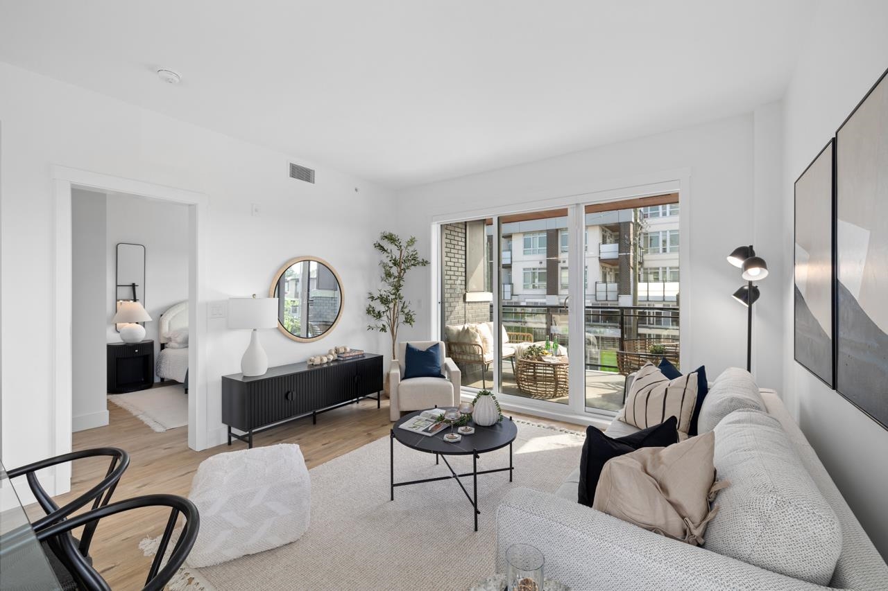 4788 Hastings St #406, Burnaby, BC V5C 0P4
