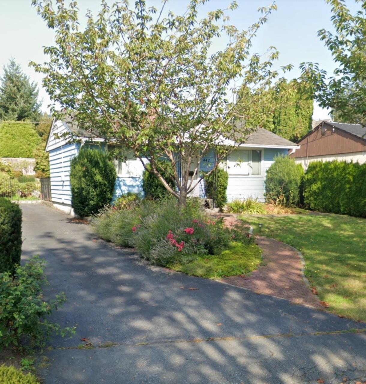 442 E 16th Street, North Vancouver, BC V7L 2T5