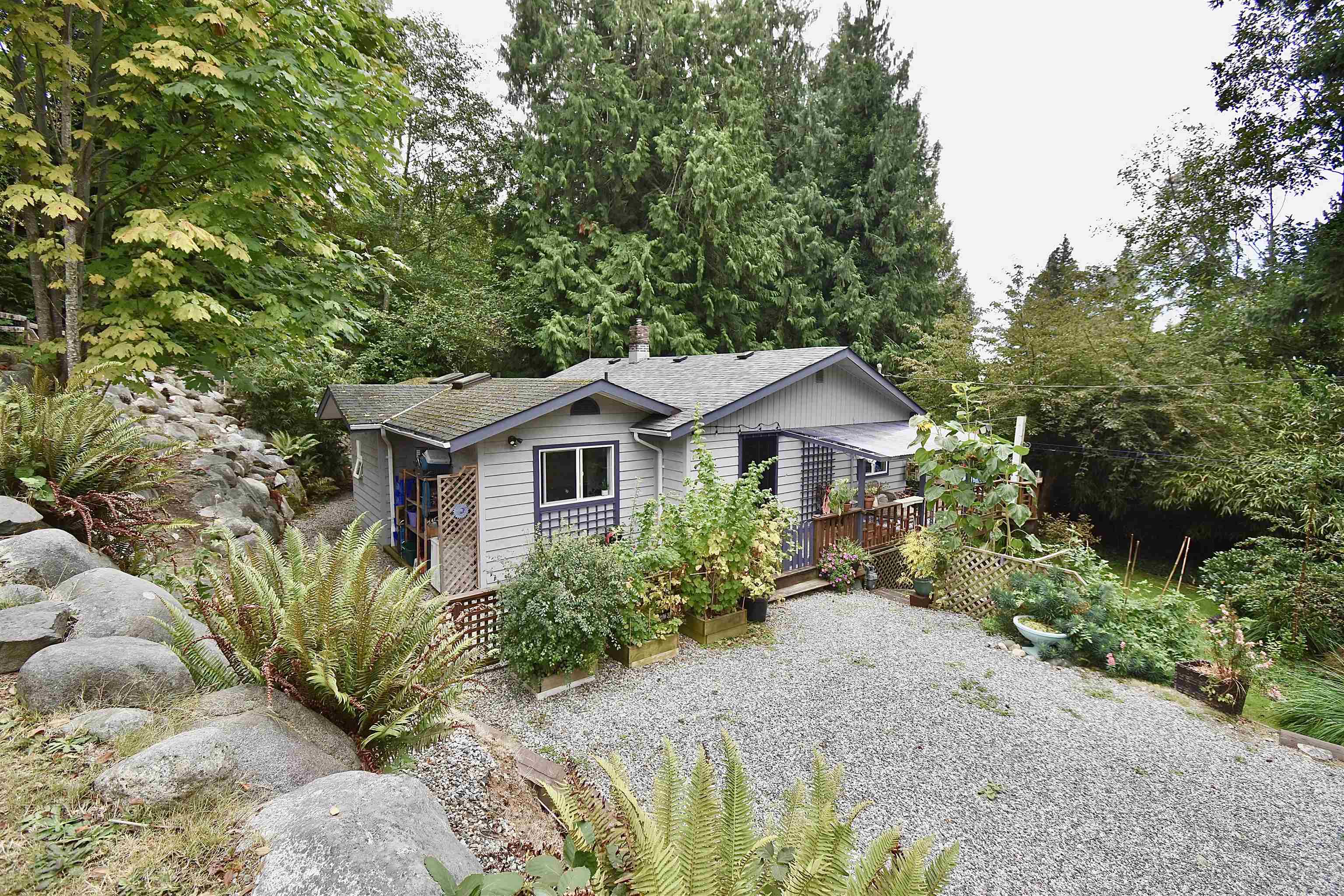 776 Geddes Rd, Roberts Creek, BC V0N 2W6
