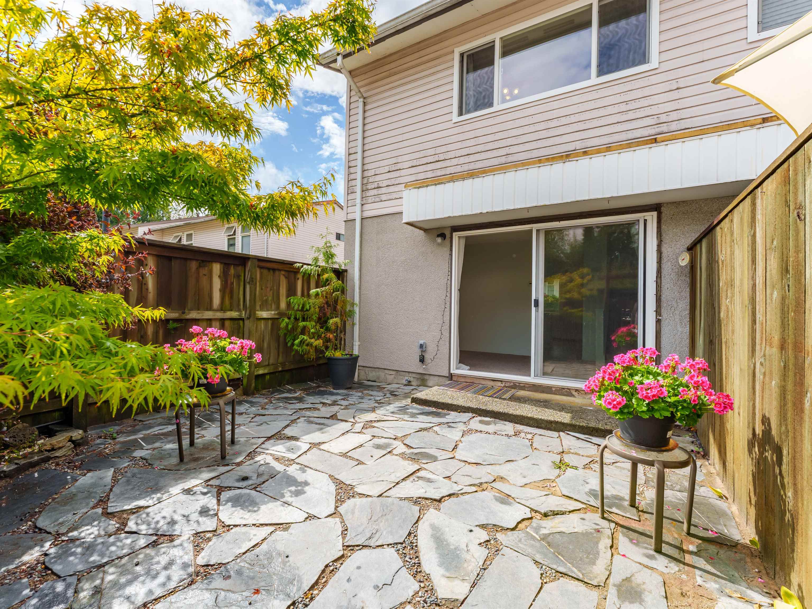 3554 East 49th Avenue #5, Vancouver, BC V5S 1M4